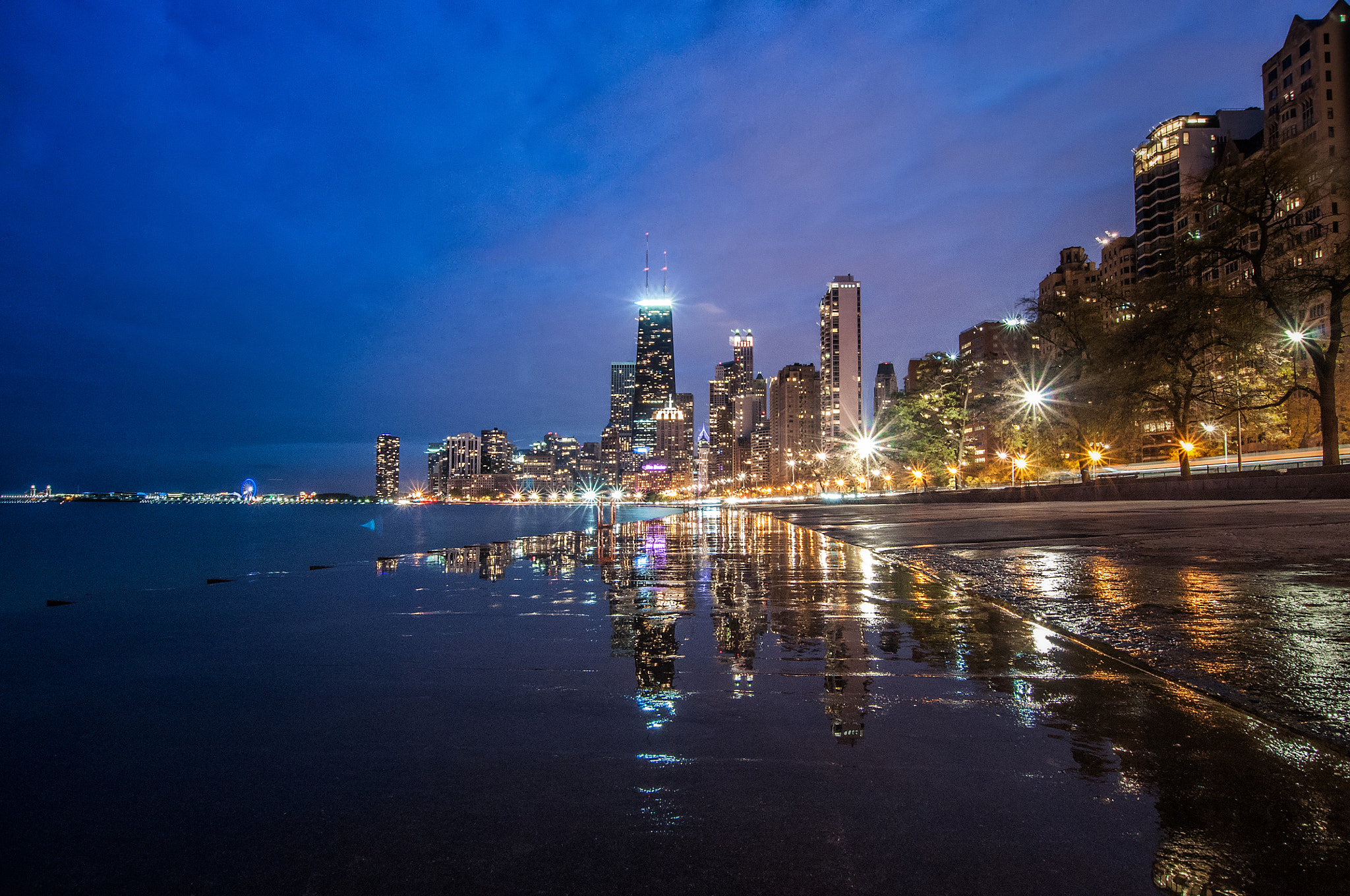 Sigma 10-20mm F3.5 EX DC HSM sample photo. A favorite spot along lake michigan photography