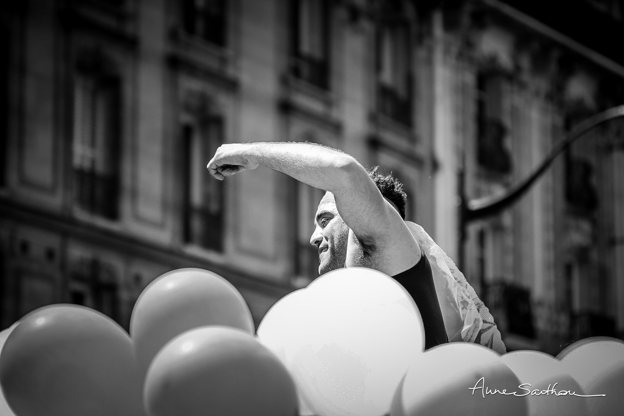 Canon EF 100mm F2.8 Macro USM sample photo. Crawl de ballons. photography