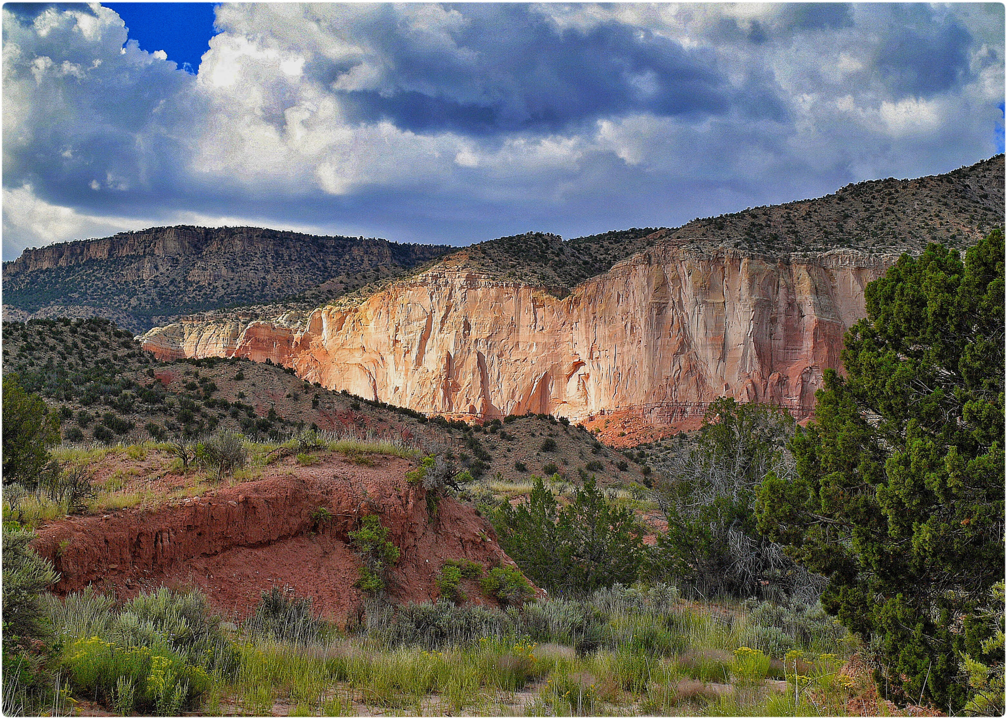 Panasonic Lumix DMC-L1 sample photo. Red rock country photography