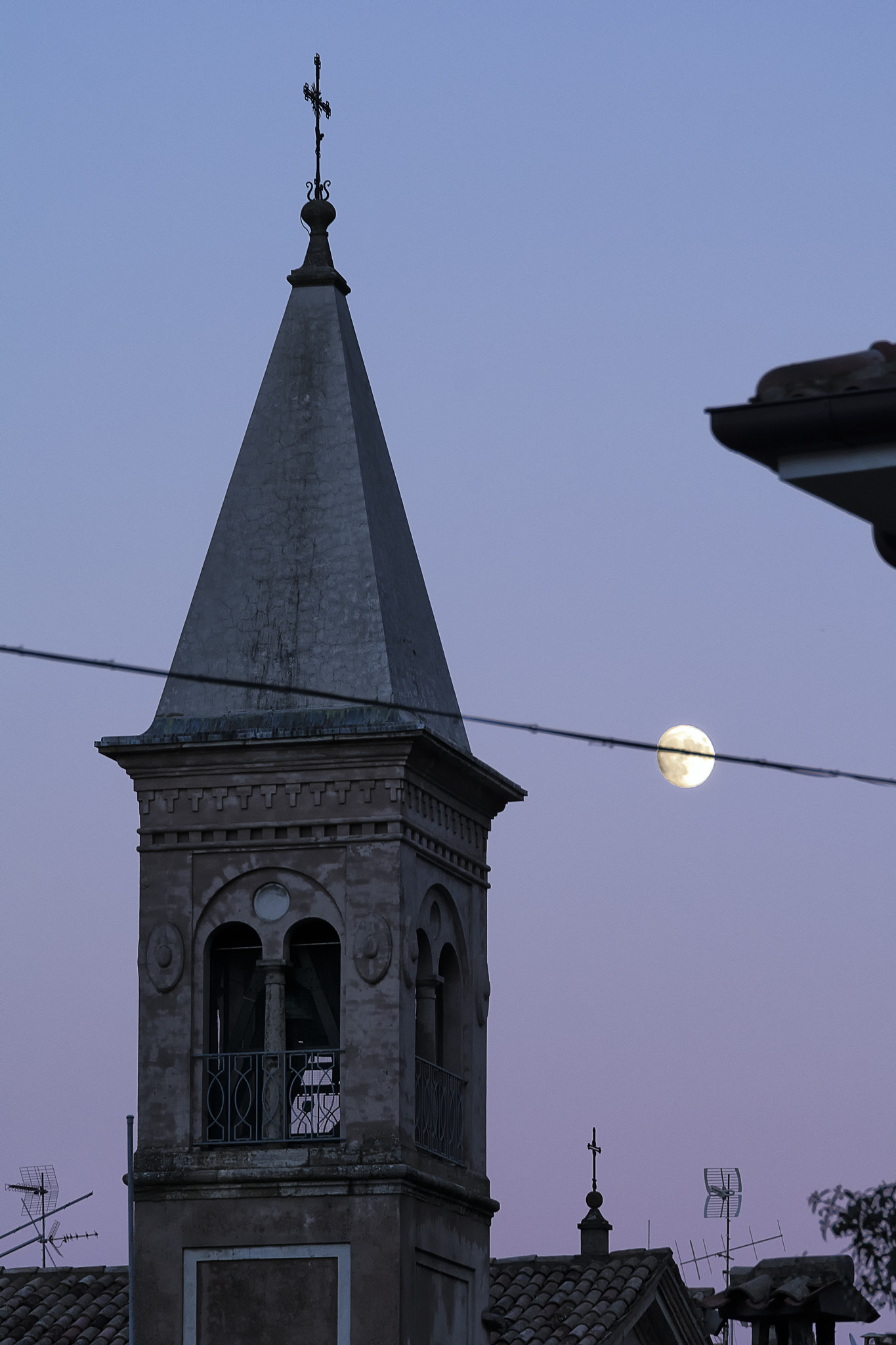 Nikon D7100 + Sigma 24-105mm F4 DG OS HSM Art sample photo. Drying moon photography