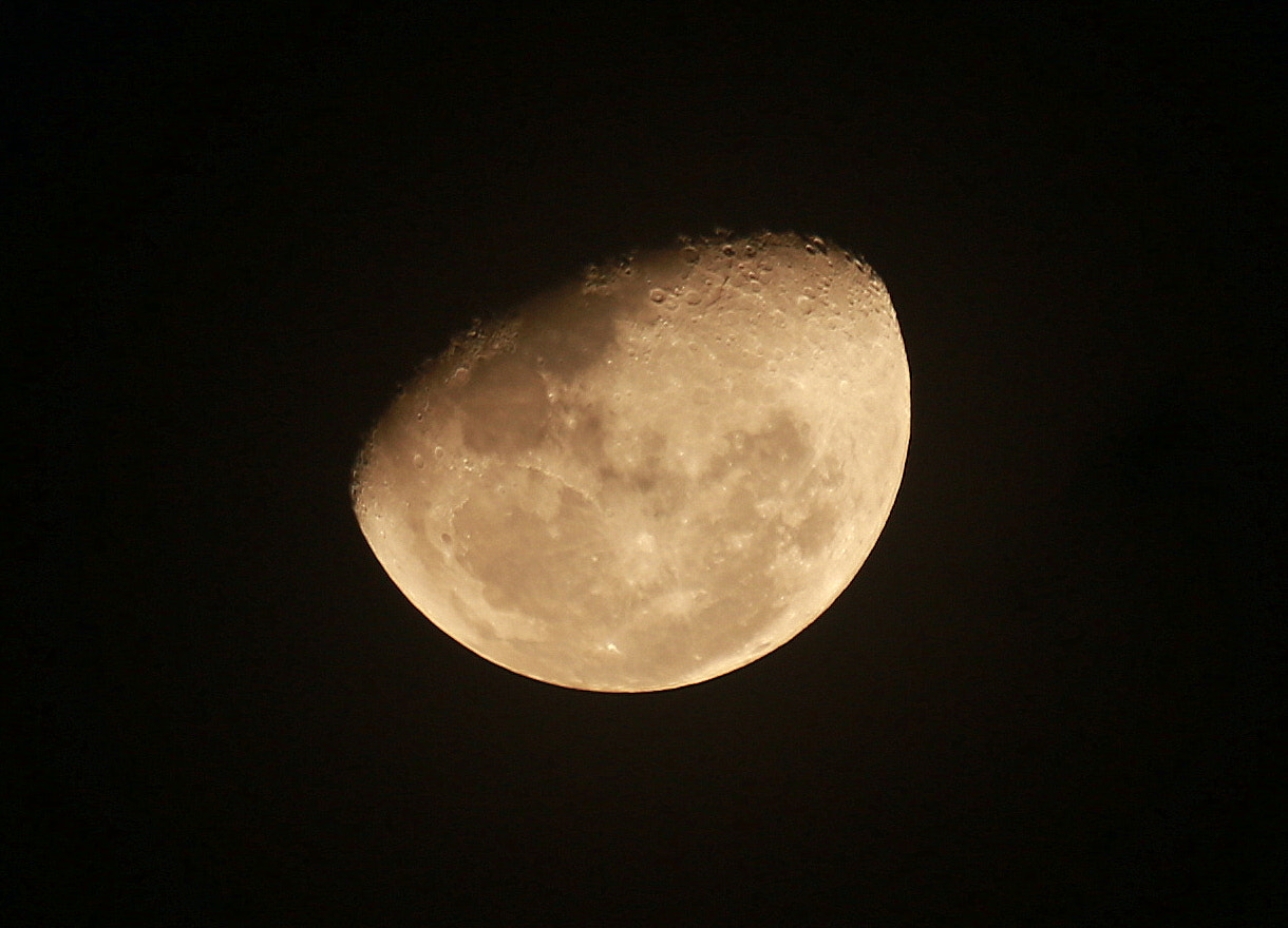 Canon EF 70-200mm F2.8L IS II USM sample photo. November moon photography