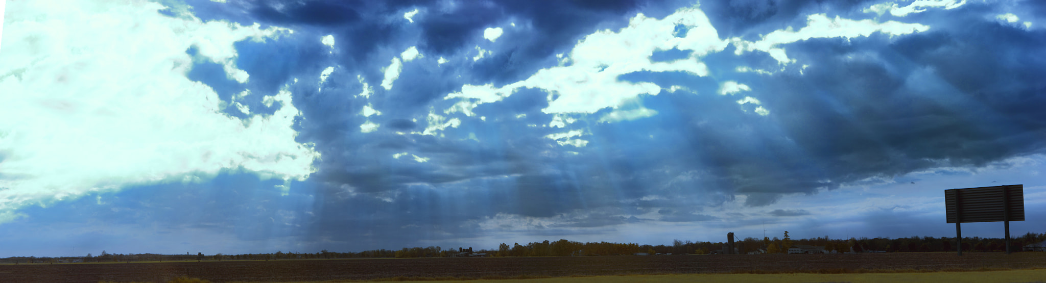 Sigma 85mm F1.4 EX DG HSM sample photo. Crepuscular rays photography
