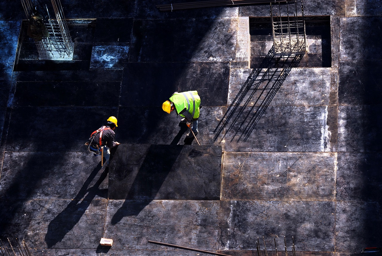 Nikon D80 sample photo. Building workers photography