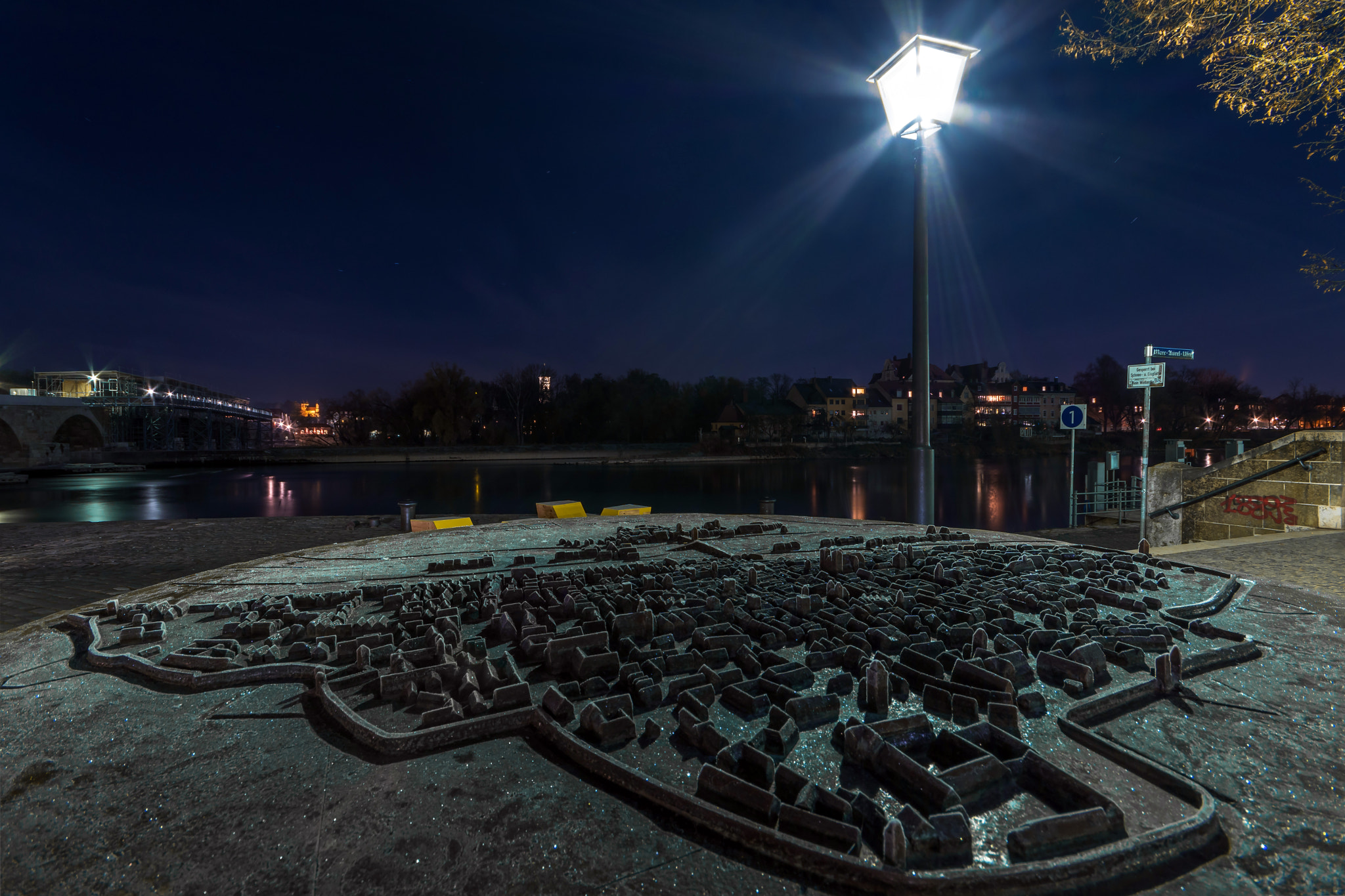 Sigma AF 10-20mm F4-5.6 EX DC sample photo. Frosted city photography