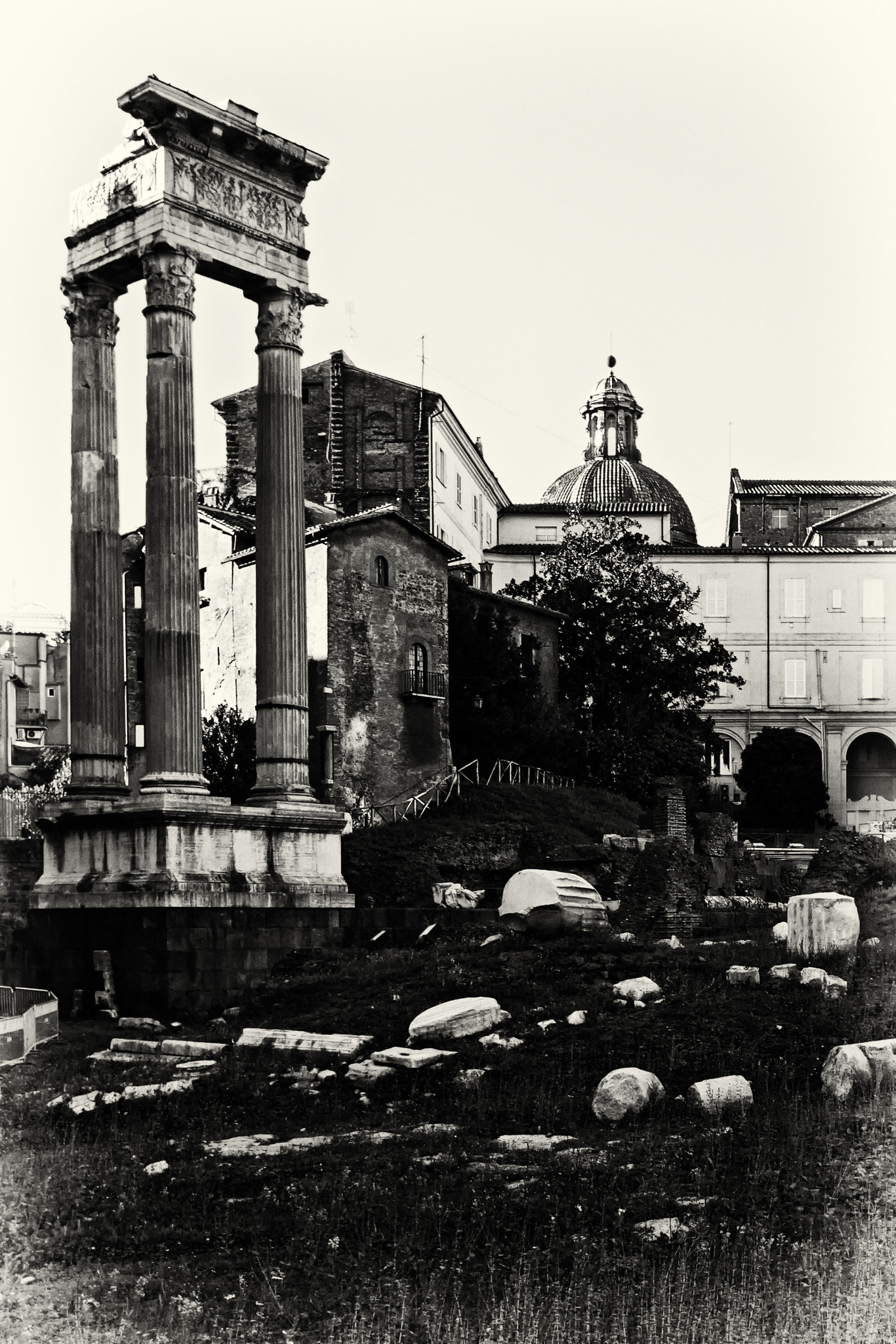 Canon EOS 700D (EOS Rebel T5i / EOS Kiss X7i) + Sigma 10-20mm F4-5.6 EX DC HSM sample photo. Rome photography
