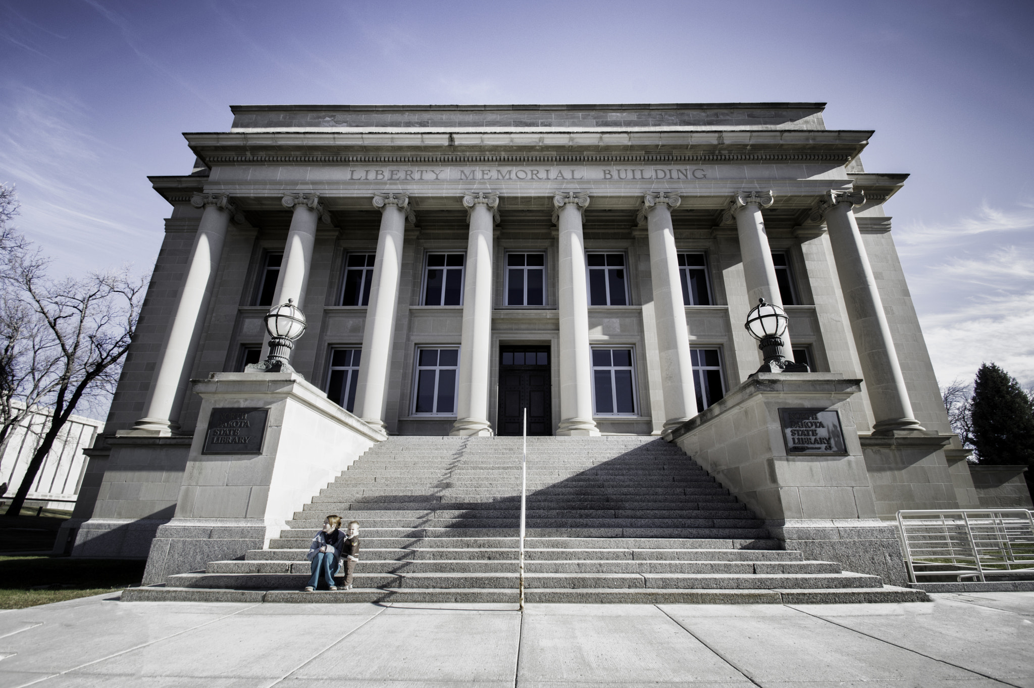 Pentax K-3 II sample photo. Liberty memorial building in bismarck photography