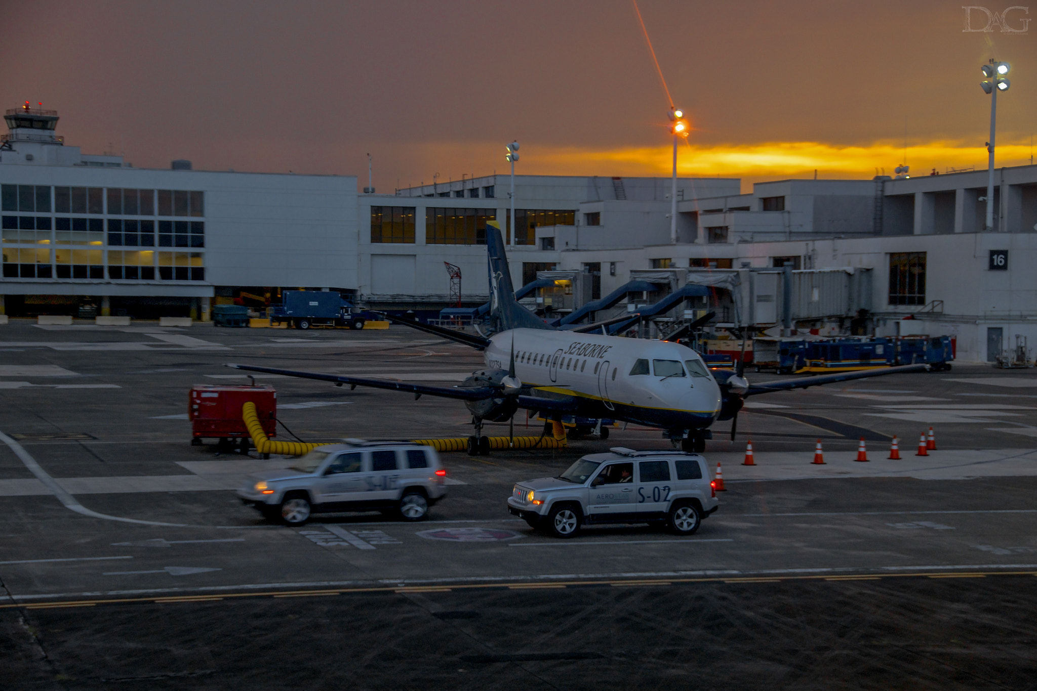 Sony SLT-A77 sample photo. Seaborne learjet - 03 photography