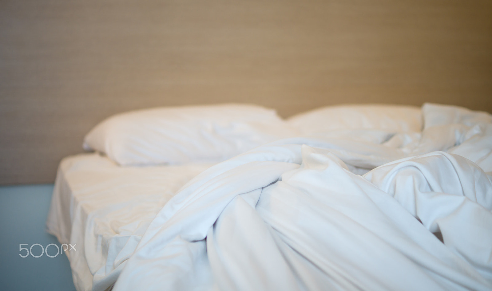 Sony SLT-A77 + Sony DT 35mm F1.8 SAM sample photo. Messy morning bed photography
