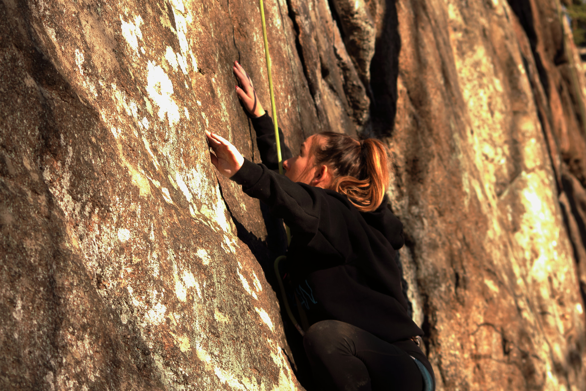Canon EOS 750D (EOS Rebel T6i / EOS Kiss X8i) sample photo. Rock climbing at powerlinez photography