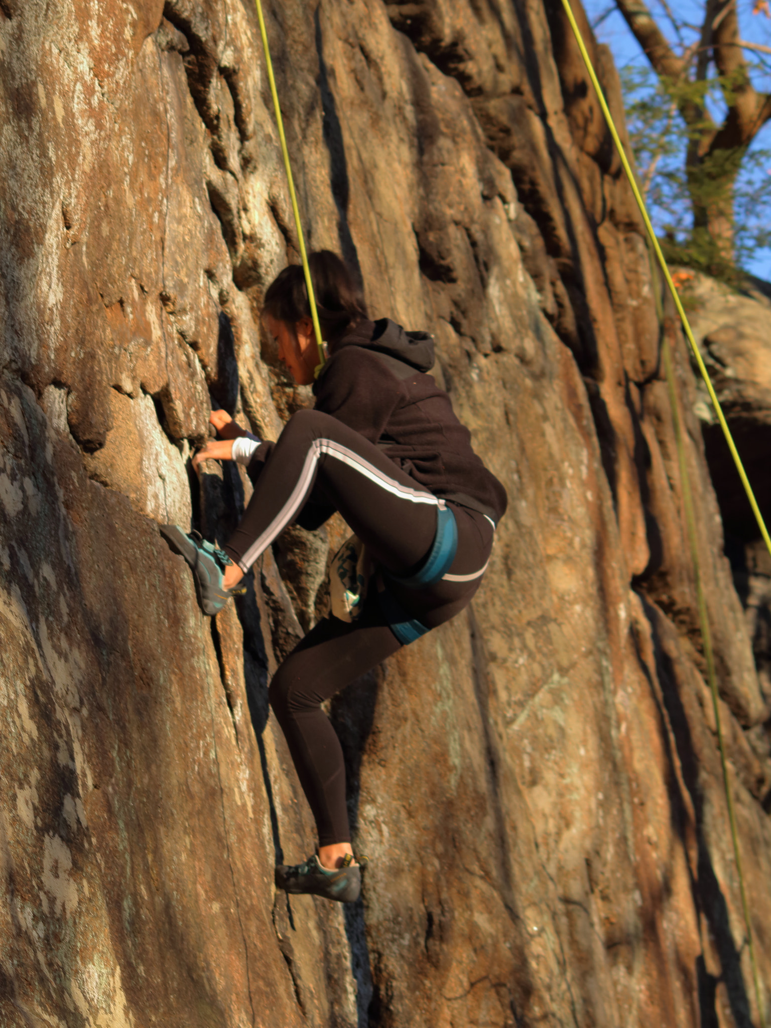 Canon EOS 750D (EOS Rebel T6i / EOS Kiss X8i) sample photo. Rock climbing at powerlinez photography