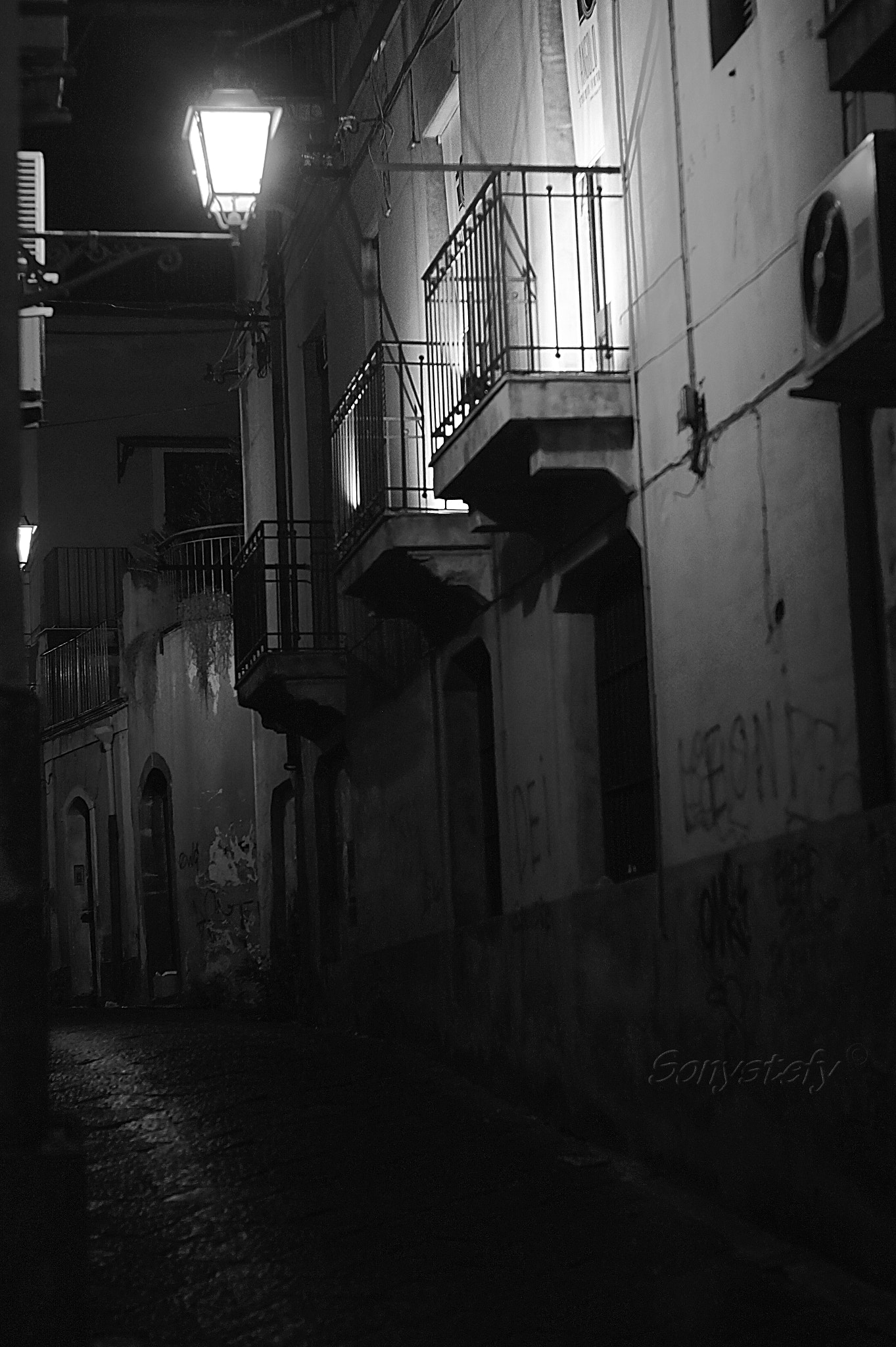 Sony SLT-A58 + Minolta AF 50mm F1.7 sample photo. Acireale street by night (sicily - italy) photography