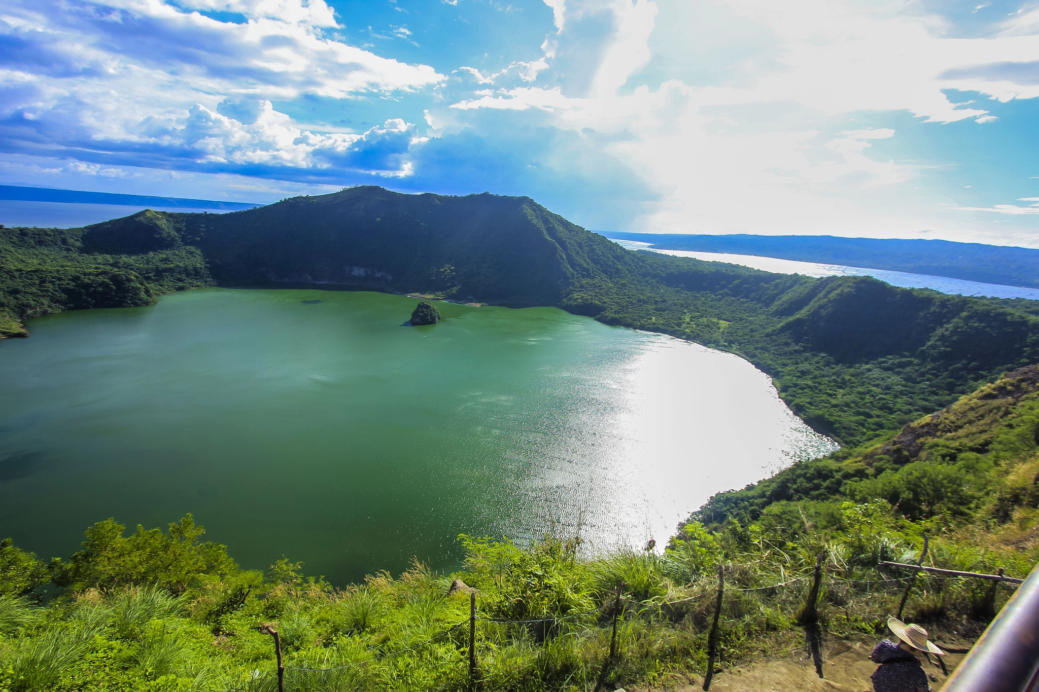Canon EOS 550D (EOS Rebel T2i / EOS Kiss X4) sample photo. Taal's crater photography