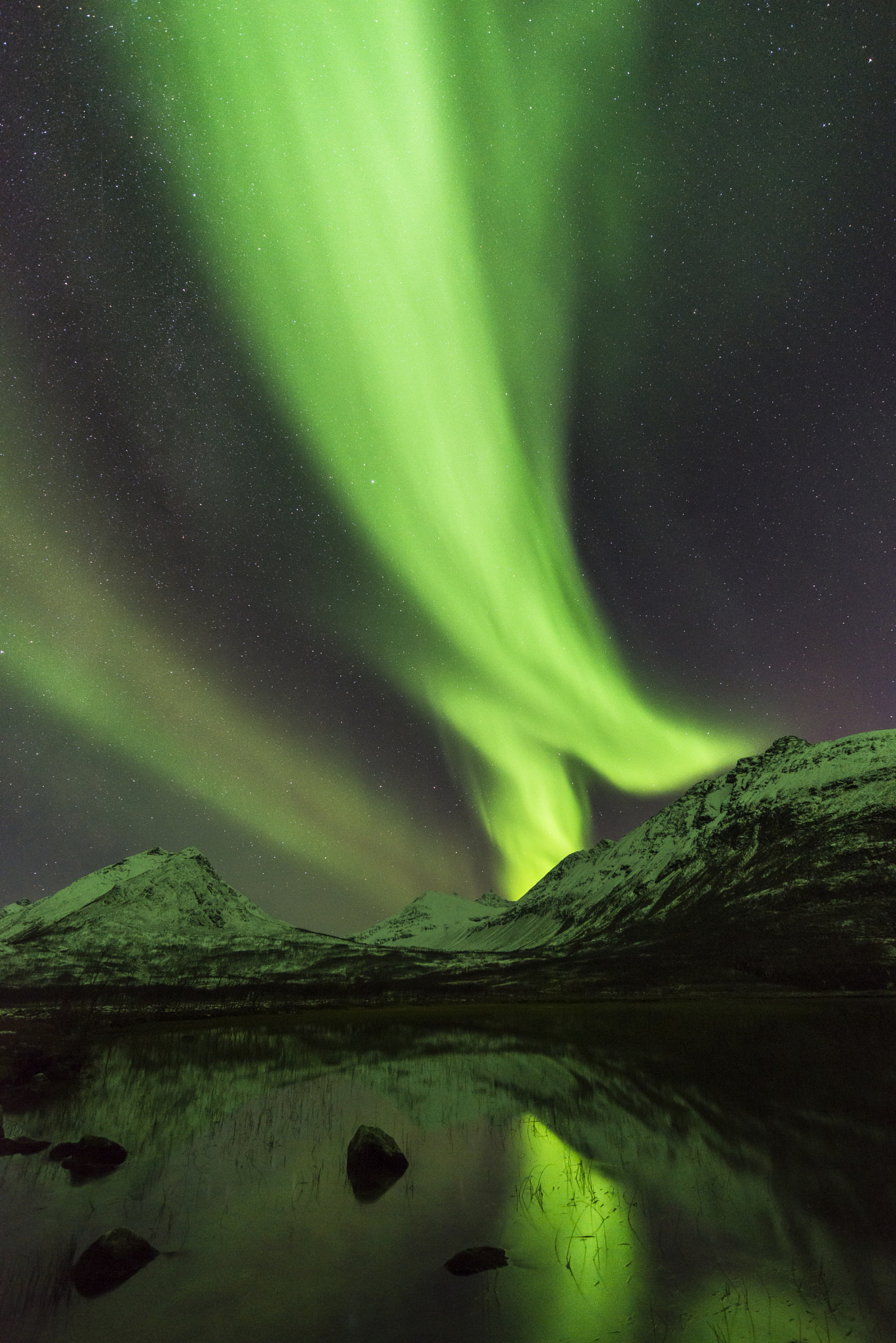 Nikon D800 sample photo. Aurora over mountain lake photography
