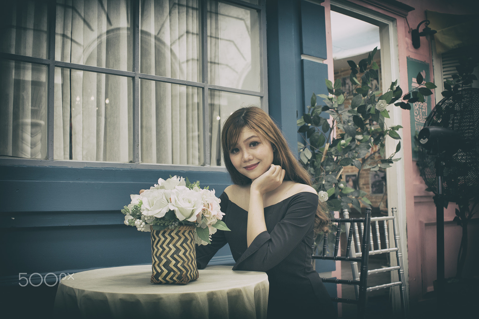 Canon EF-S 24mm F2.8 STM sample photo. Asian girl model photography