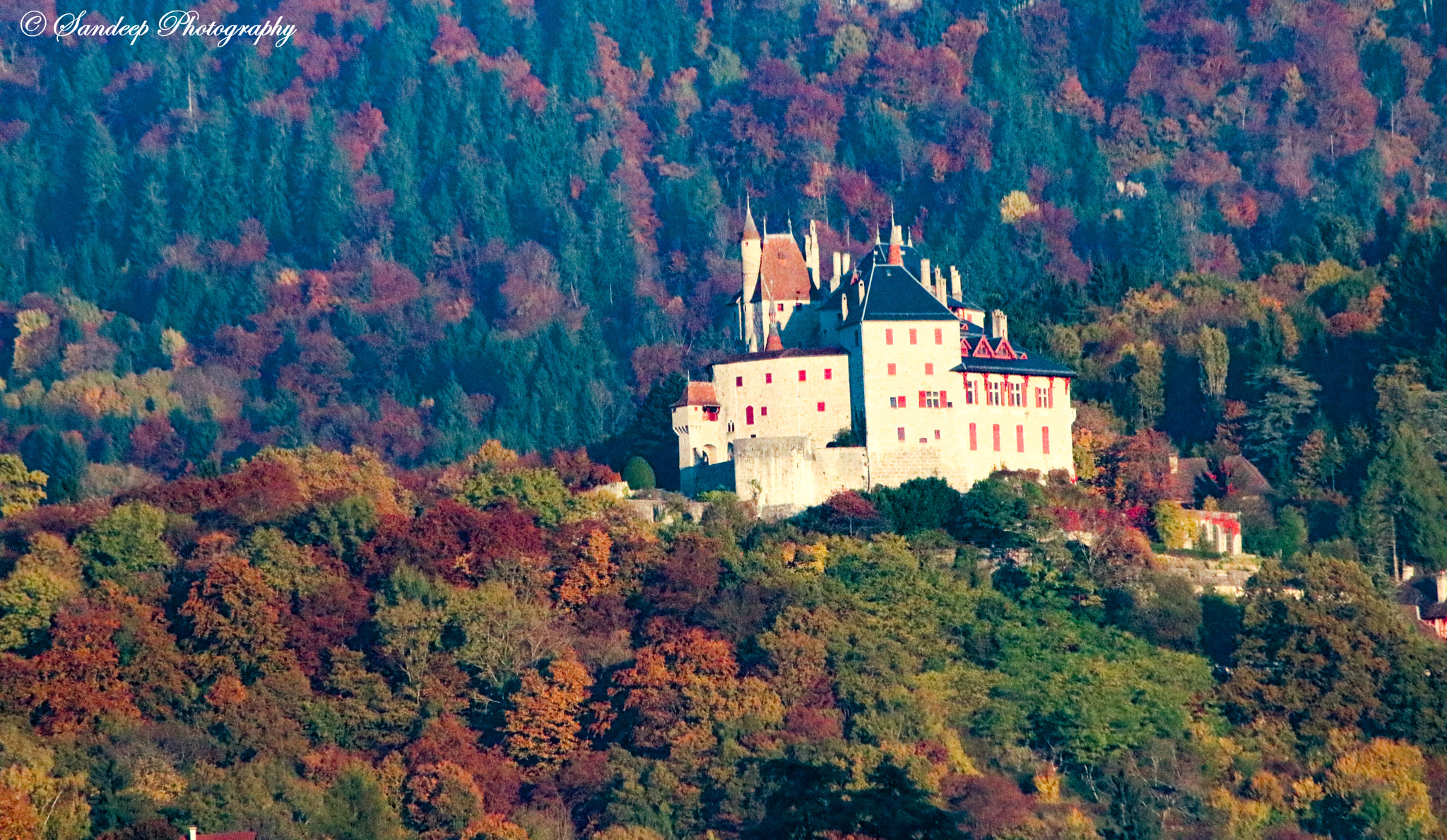 Canon EF-S 55-250mm F4-5.6 IS sample photo. A castle in the wilderness photography