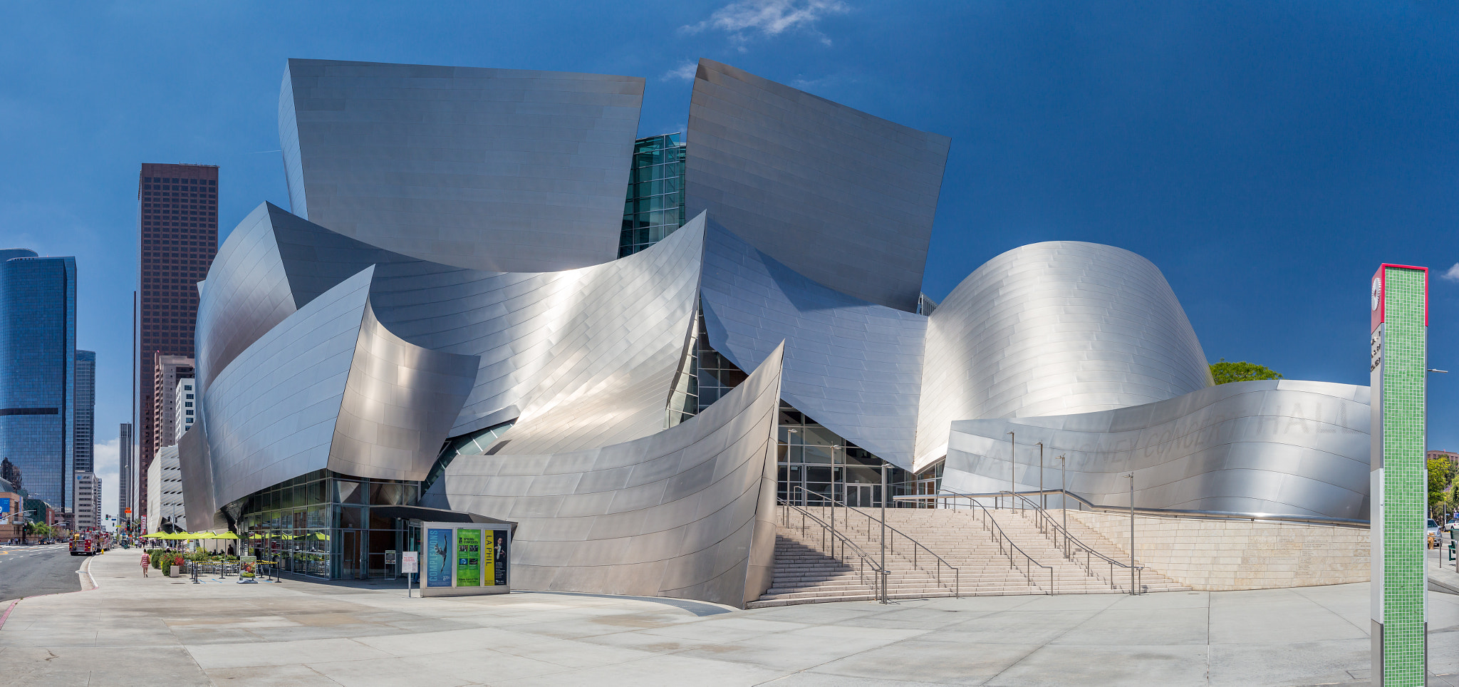Canon EF-S 10-22mm F3.5-4.5 USM sample photo. Walt disney concert hall photography