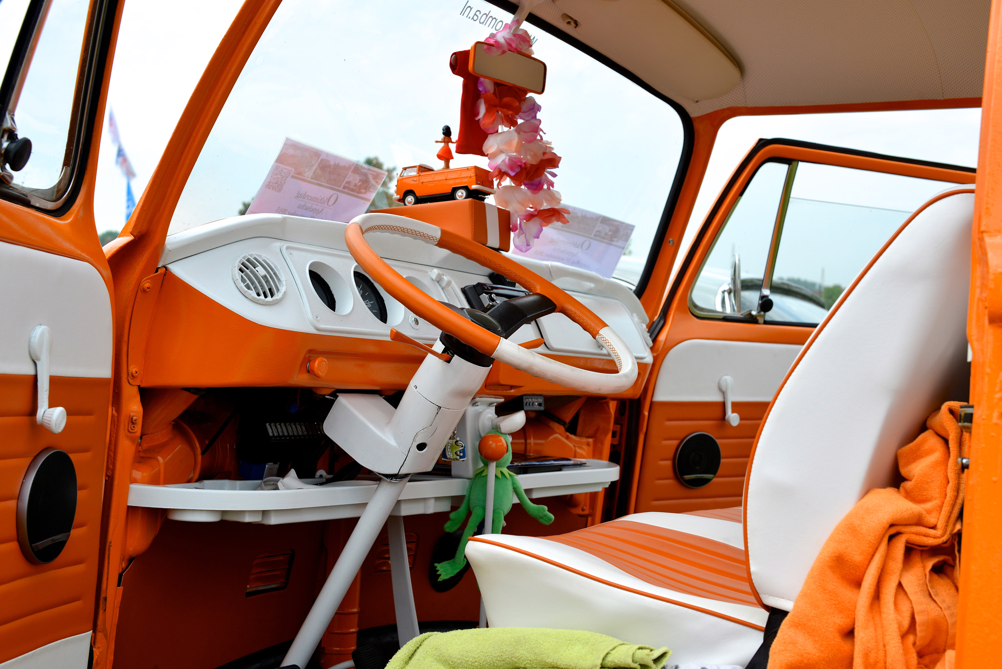Nikon D800 + Sigma 50mm F1.4 EX DG HSM sample photo. Fan of orange and white photography