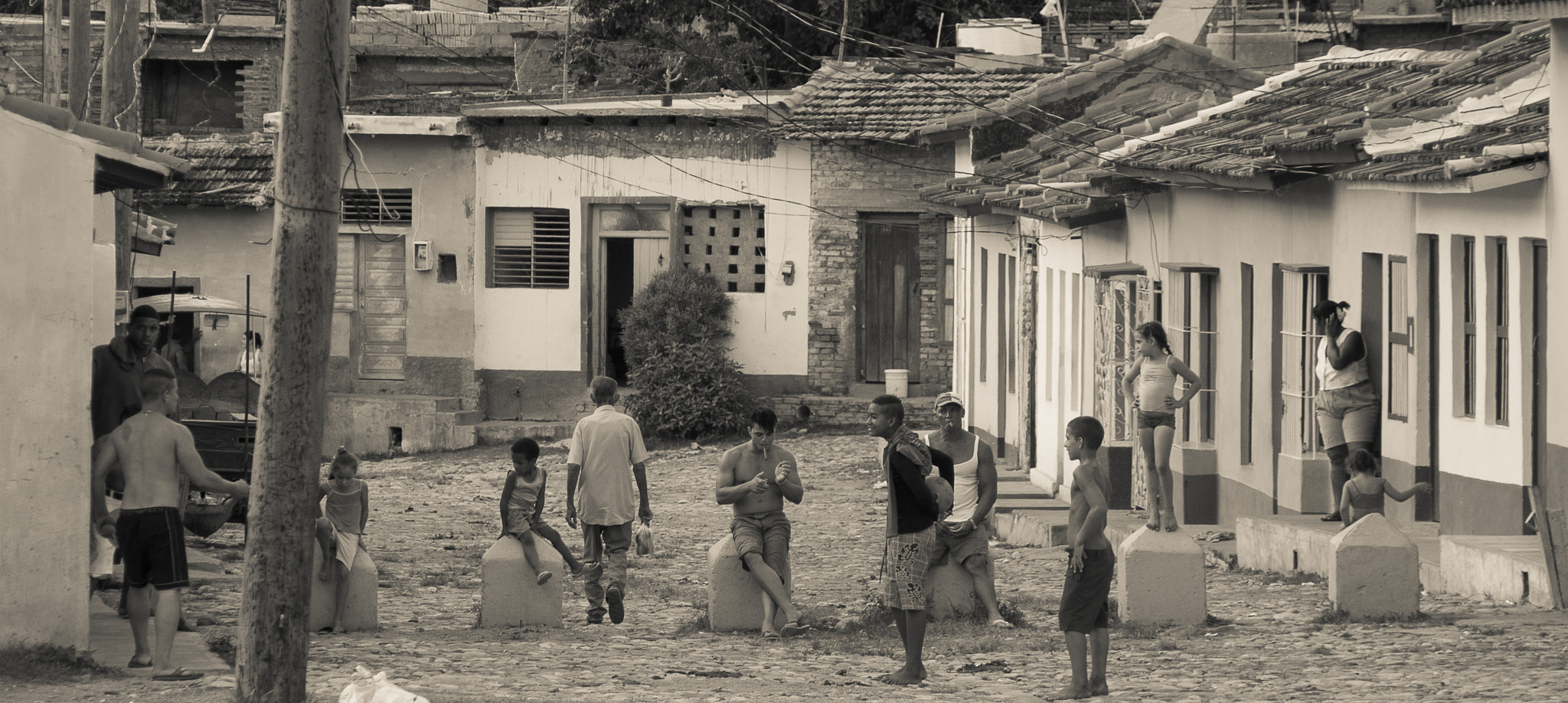 Sony E 18-200mm F3.5-6.3 OSS sample photo. Streets  of cuba photography