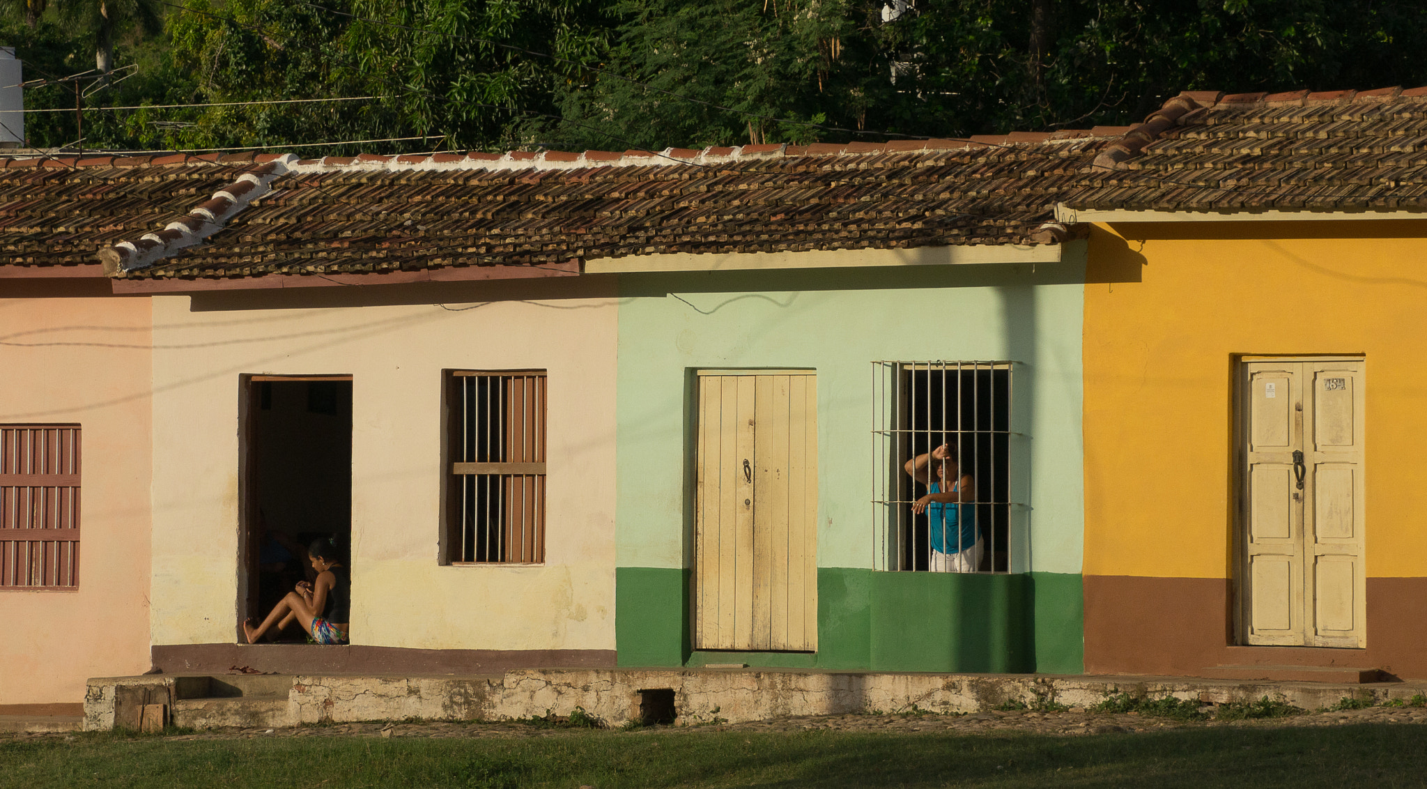 Sony E 18-200mm F3.5-6.3 OSS sample photo. Streets  of cuba photography