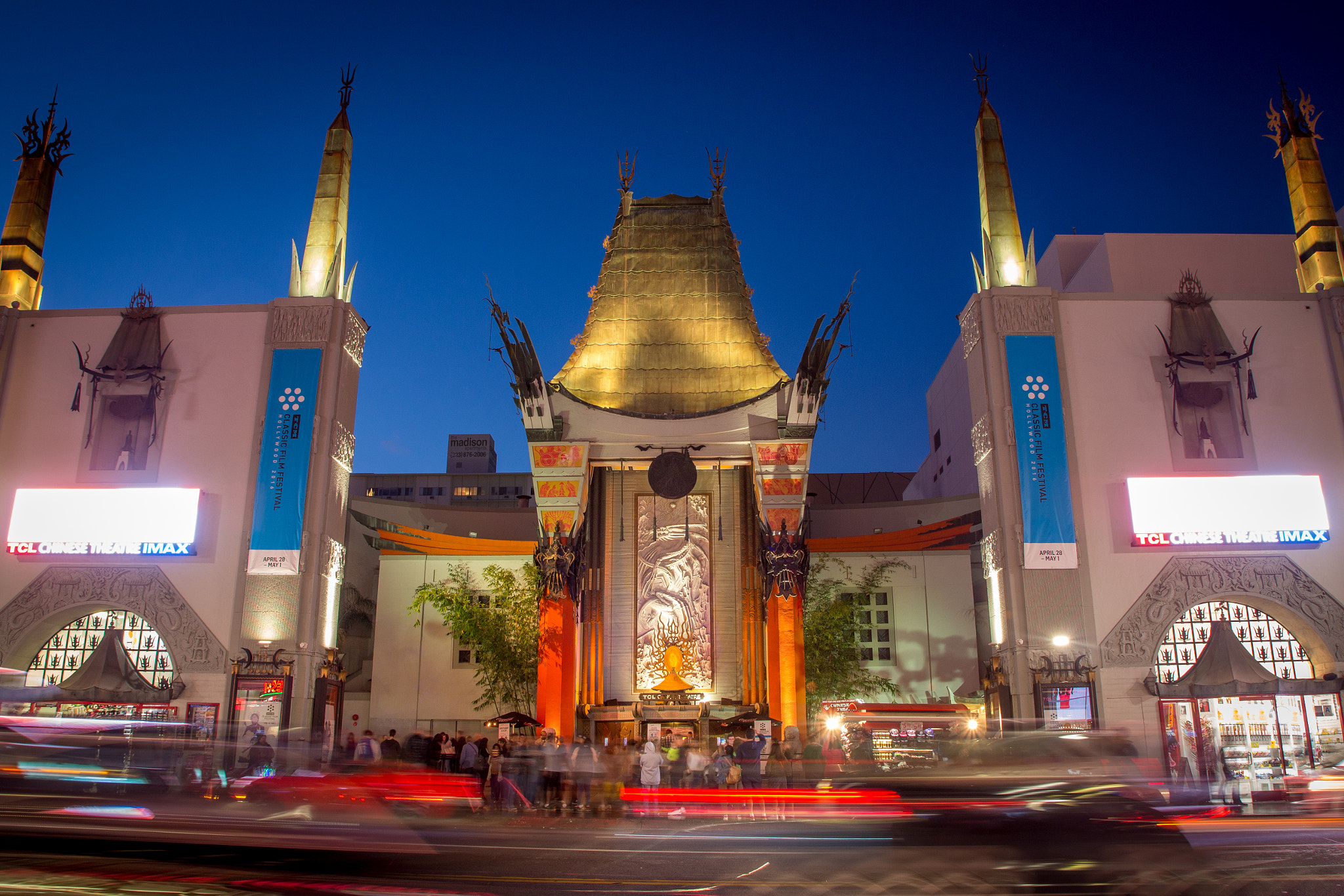 Canon EOS 650D (EOS Rebel T4i / EOS Kiss X6i) sample photo. Chinese theatre photography
