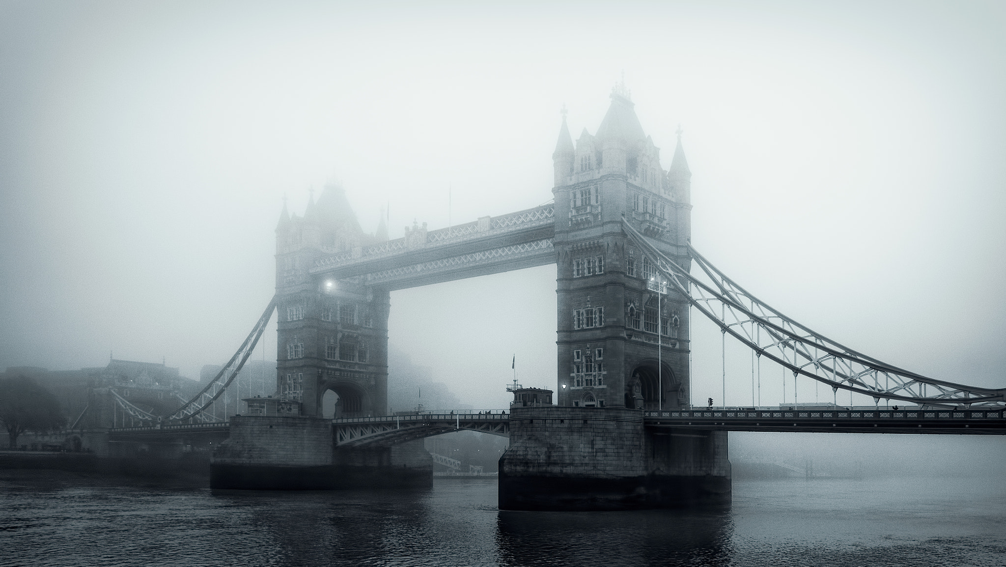 Nikon D7100 sample photo. London fog photography