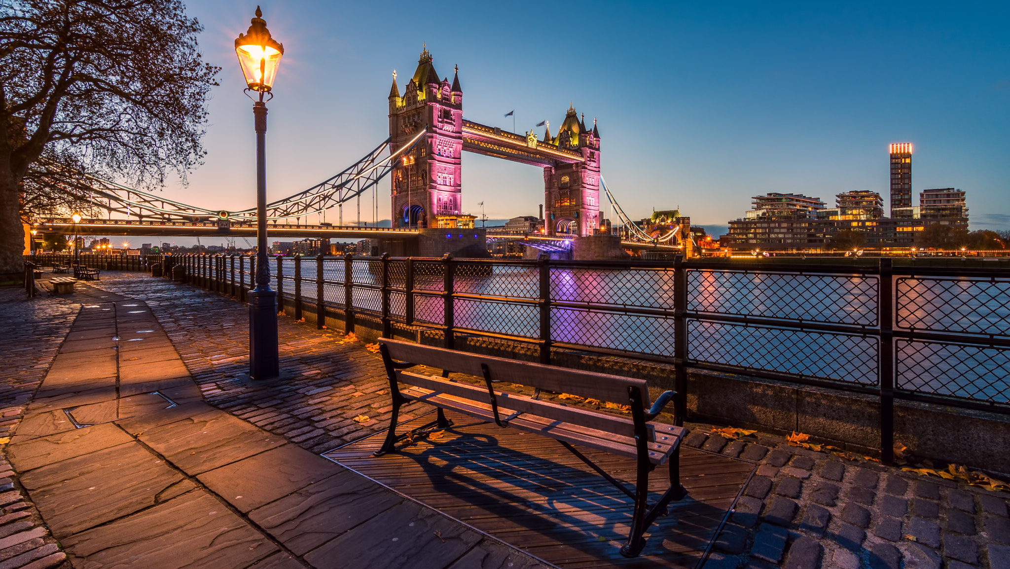 Tokina AT-X Pro 11-16mm F2.8 DX sample photo. Morning walk along the thames photography