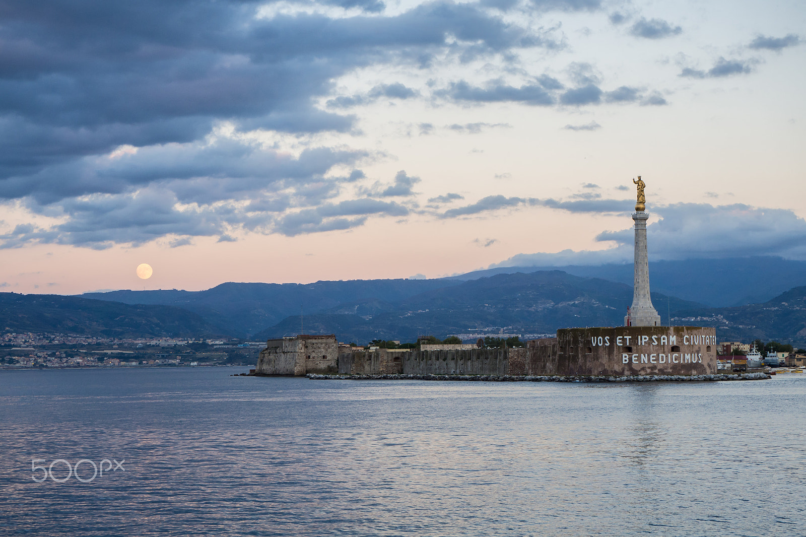 Olympus M.Zuiko Digital ED 14-42mm F3.5-5.6 EZ sample photo. Madonna of messina photography