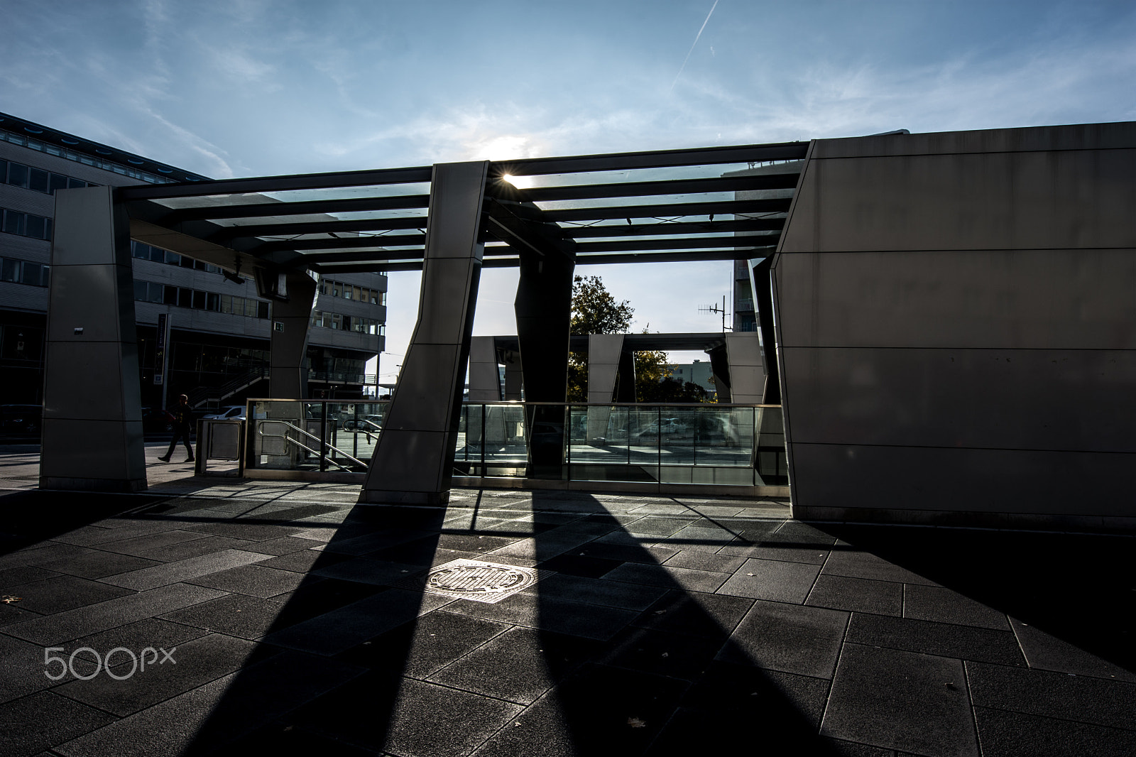 Nikon AF-S Nikkor 14-24mm F2.8G ED sample photo. Abgang zur straßenbahn hbf graz photography