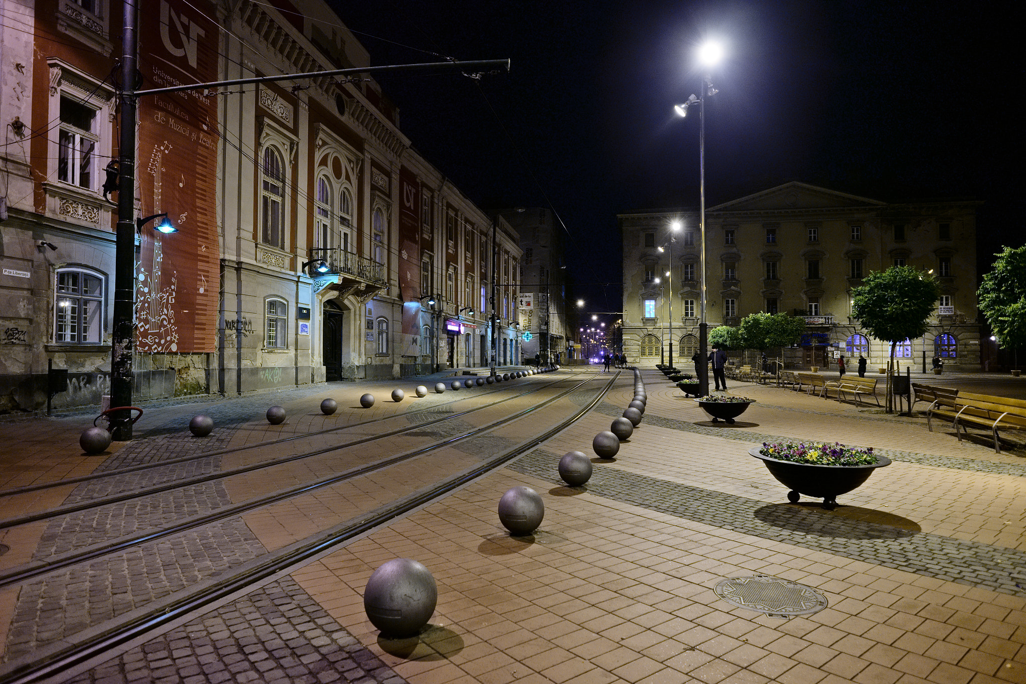 Fujifilm X-E2 + Fujifilm XF 14mm F2.8 R sample photo. Nightlife photography