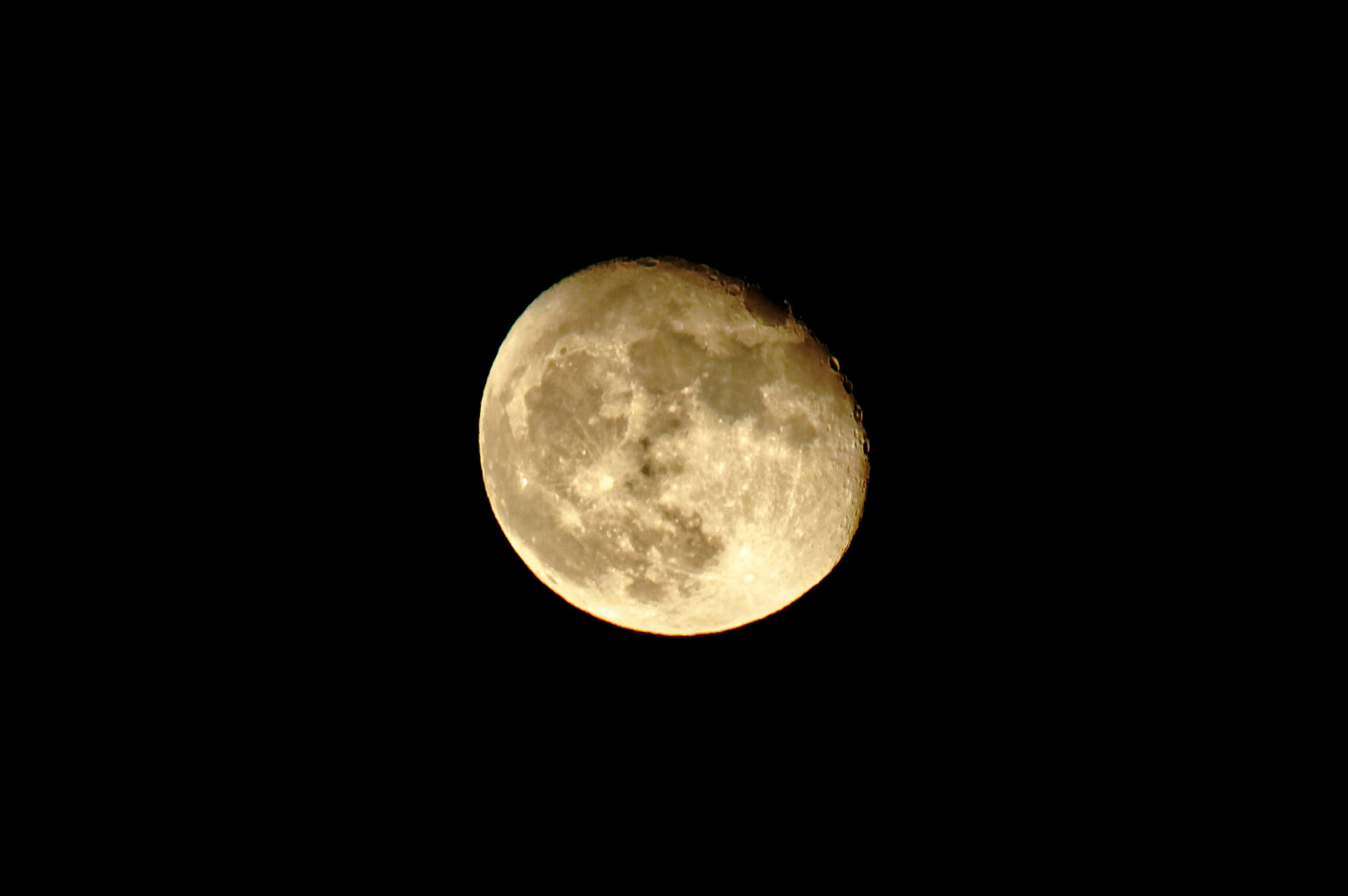 Sigma 18-300mm F3.5-6.3 DC Macro HSM sample photo. Alignment of craters on the moon photography