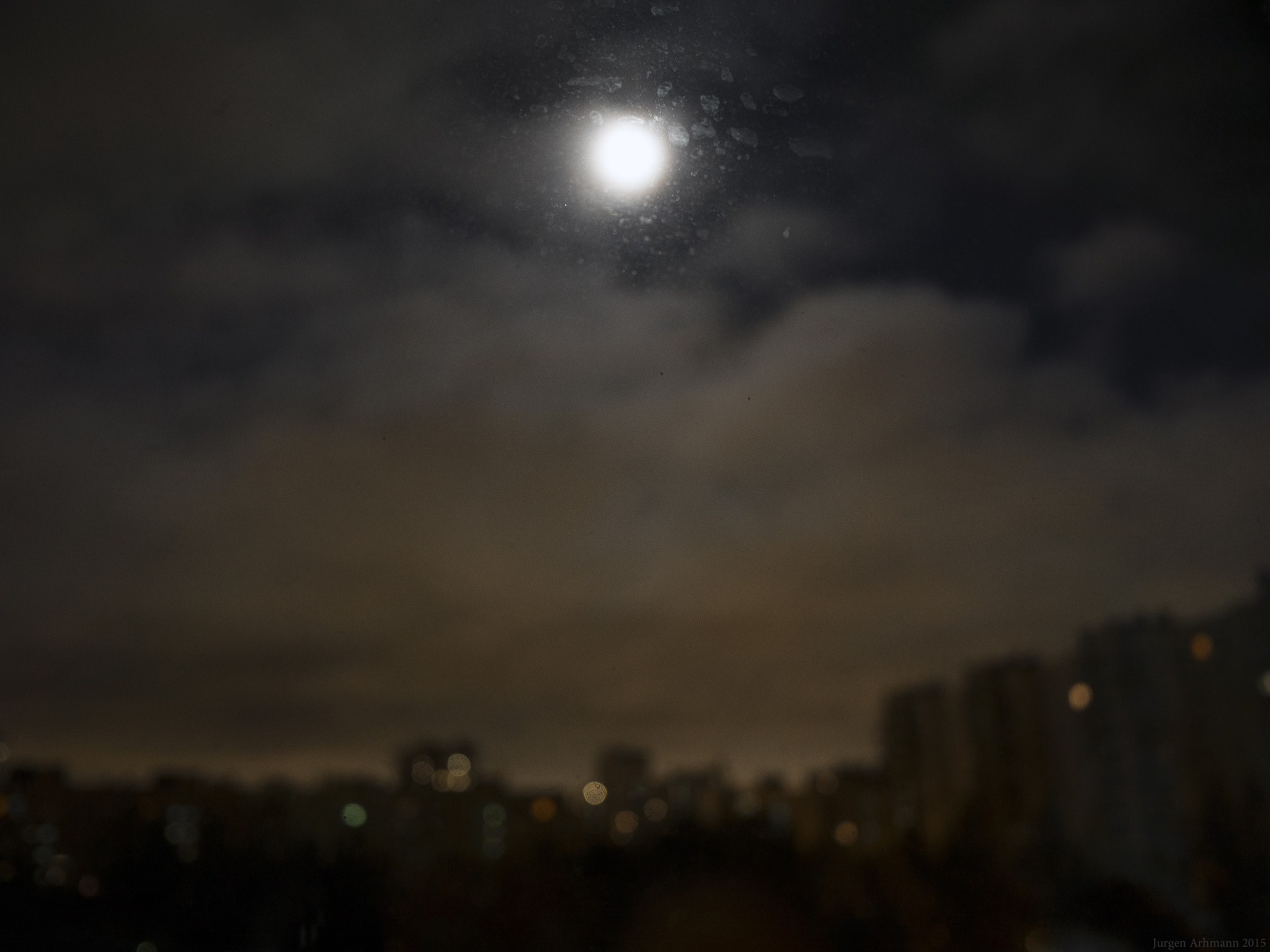 Olympus OM-D E-M10 + Panasonic Lumix G 14mm F2.5 ASPH sample photo. Night photography