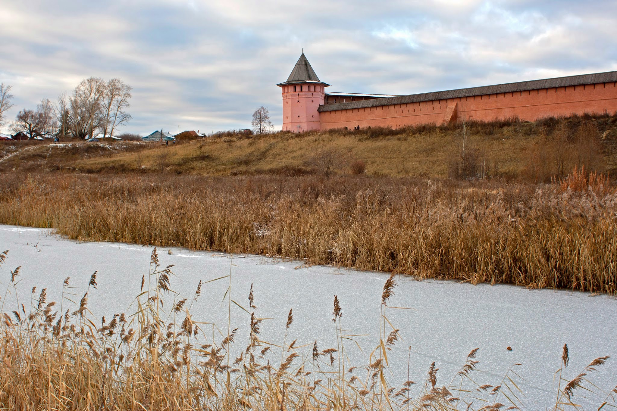 Canon EF 28mm F1.8 USM sample photo. Suzdal photography