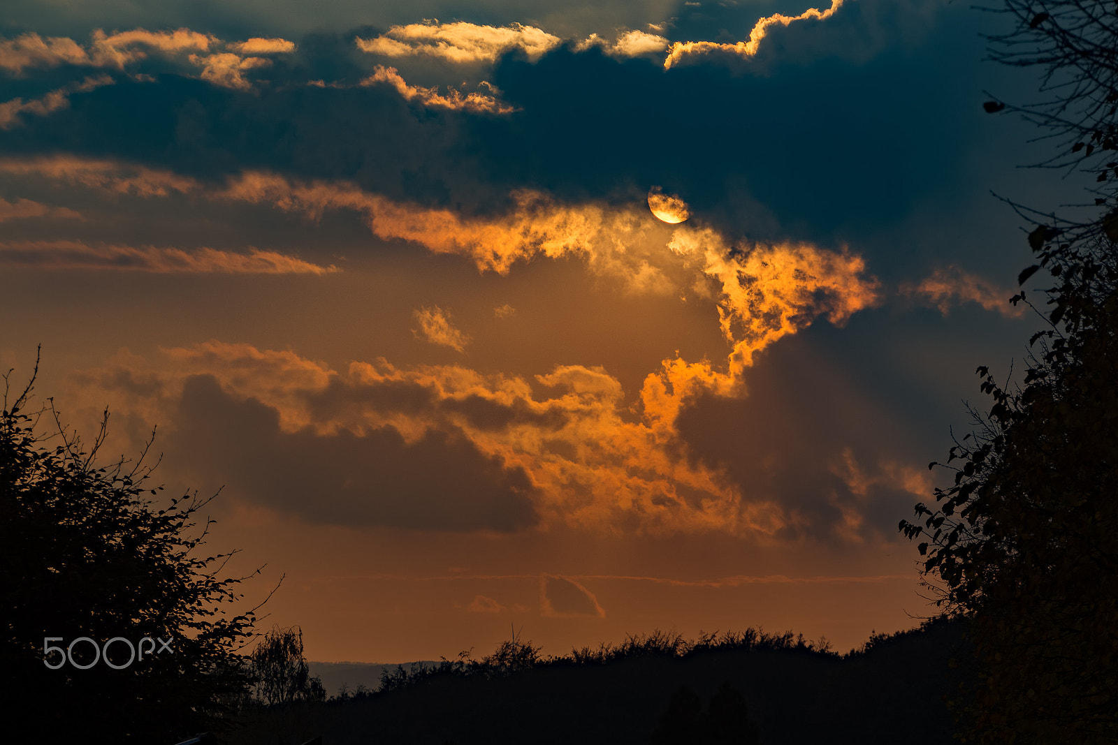 Canon EOS 650D (EOS Rebel T4i / EOS Kiss X6i) sample photo. Orange sunset over bochum photography