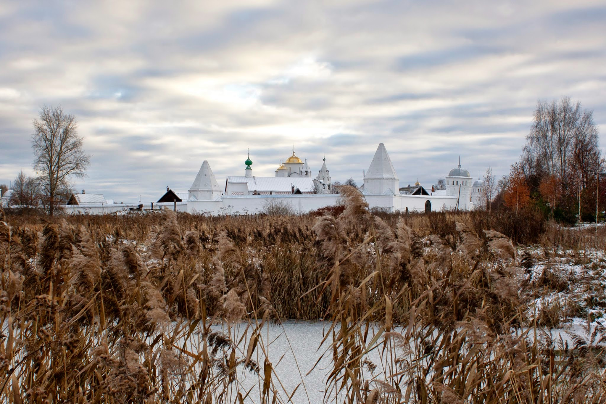 Canon EF 28mm F1.8 USM sample photo. Suzdal, russia photography