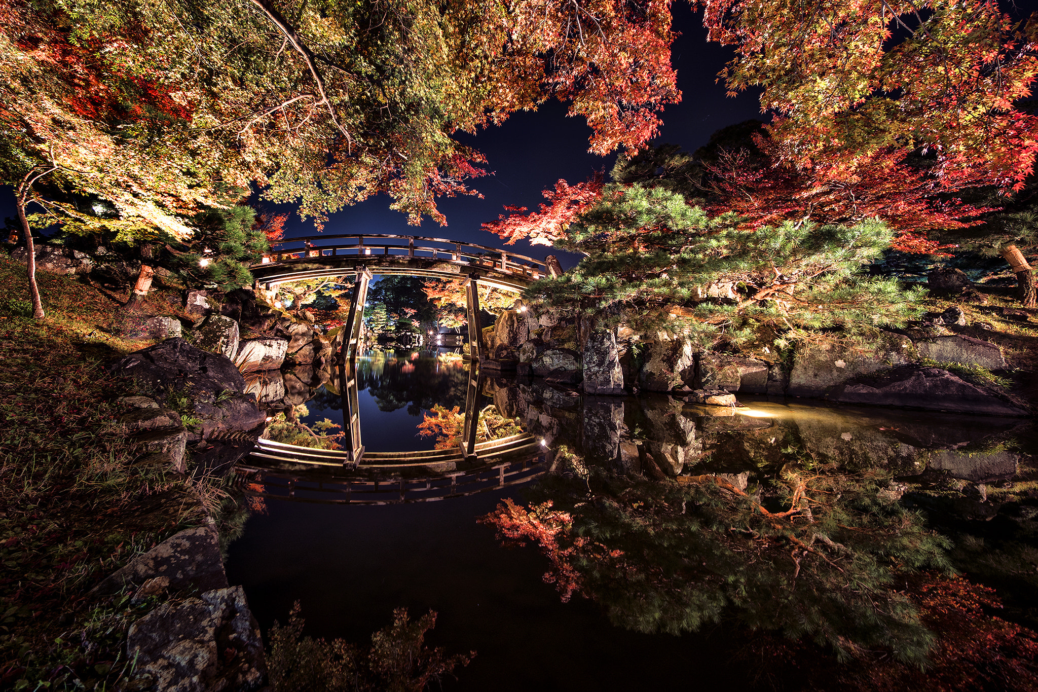 Sony a7R II + Voigtlander HELIAR-HYPER WIDE 10mm F5.6 sample photo. Bridge in paradise photography