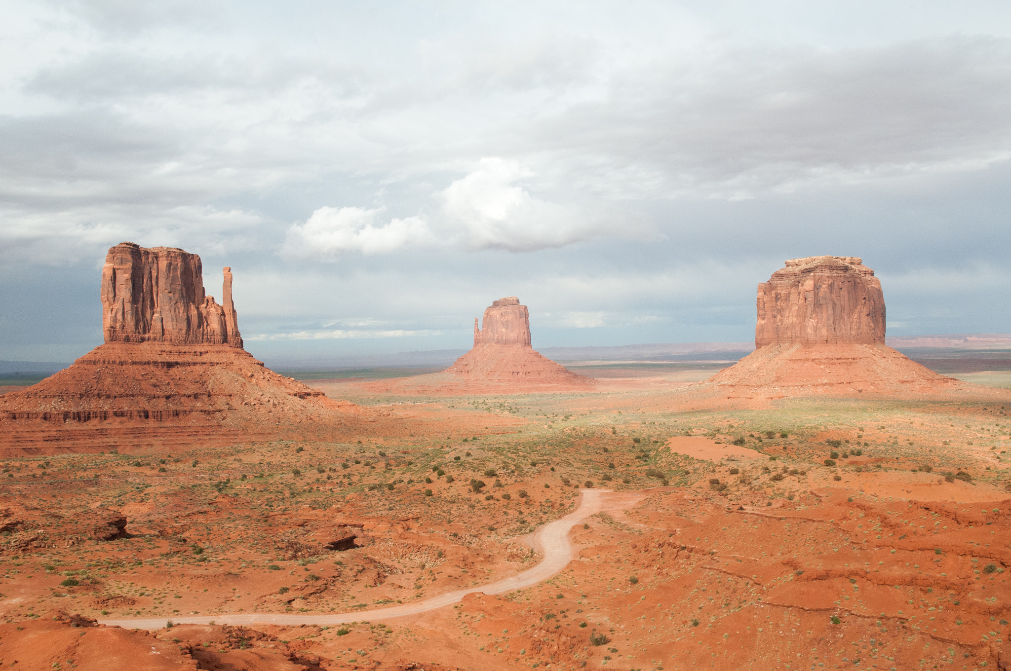 Nikon D300S + Sigma 17-50mm F2.8 EX DC OS HSM sample photo. Monument valley photography