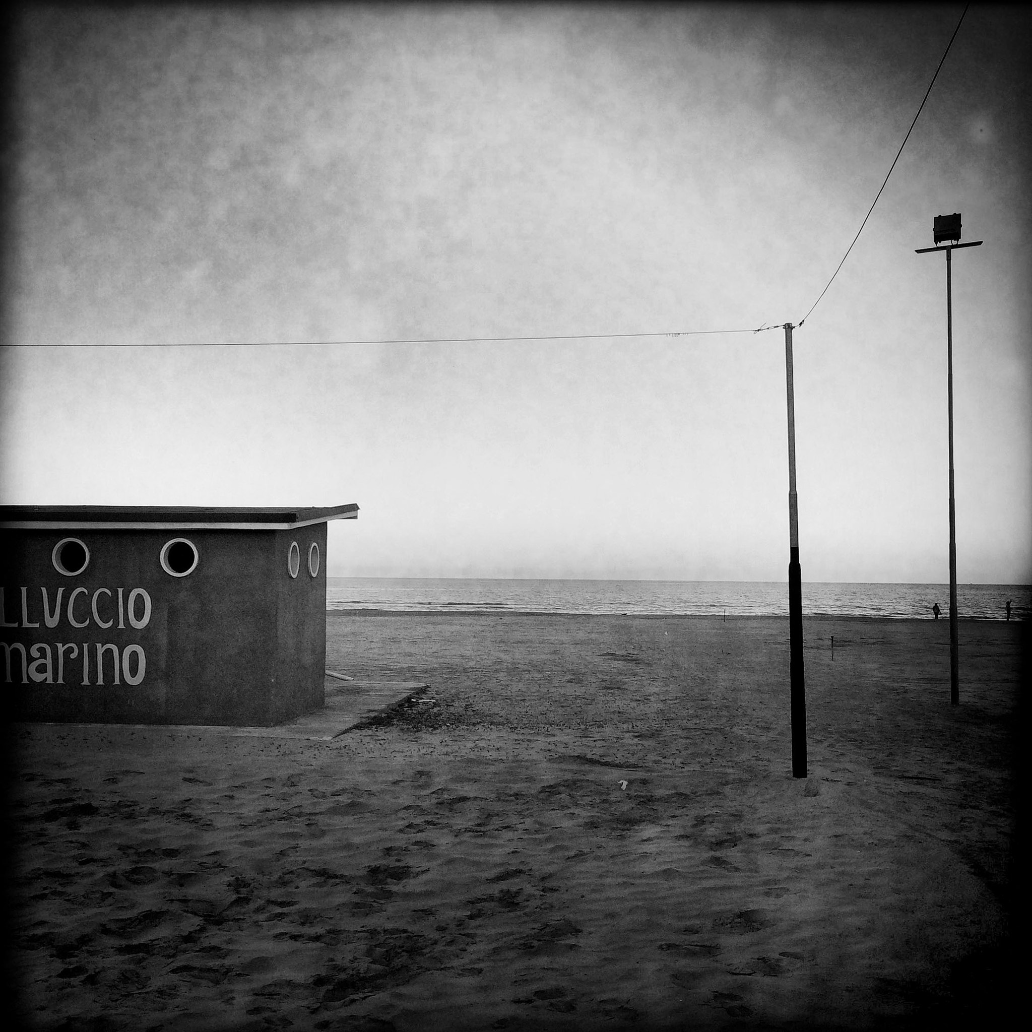 Hipstamatic 322 sample photo. Autumn on the beach #3 photography