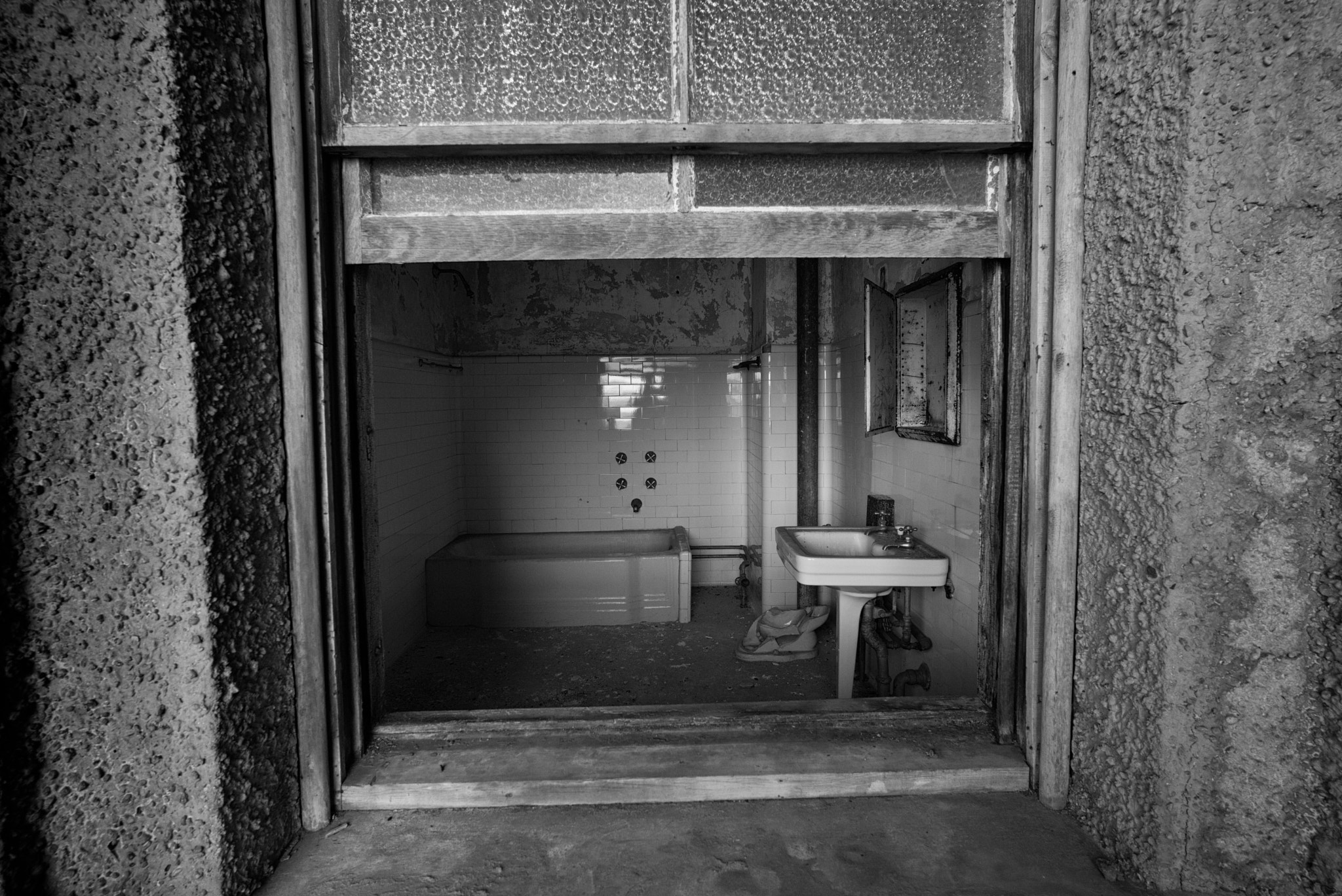 Leica Super-Elmar-M 18mm F3.8 ASPH sample photo. Bathroom photography