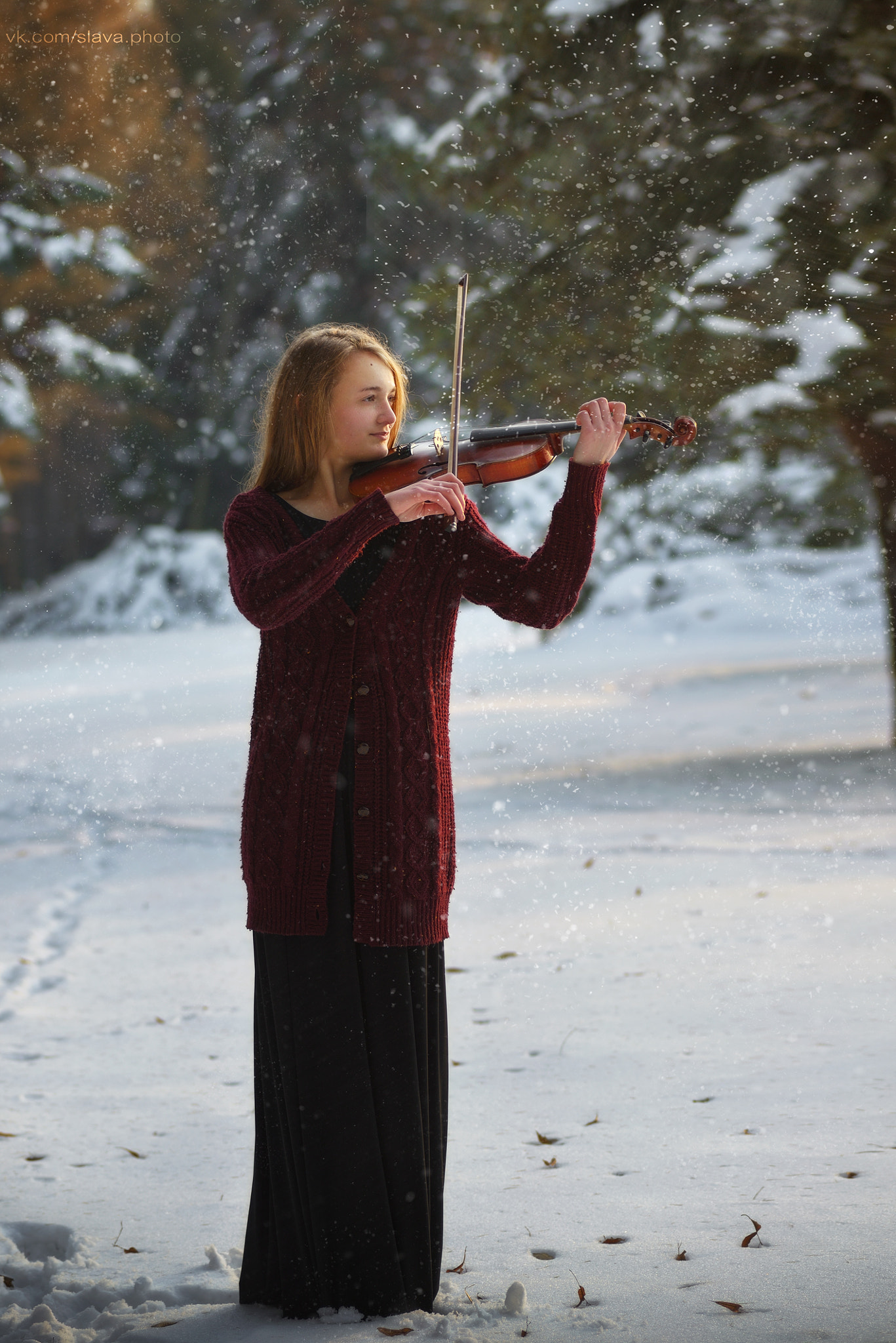 AF Zoom-Nikkor 80-200mm f/2.8 ED sample photo. Winter violin photography