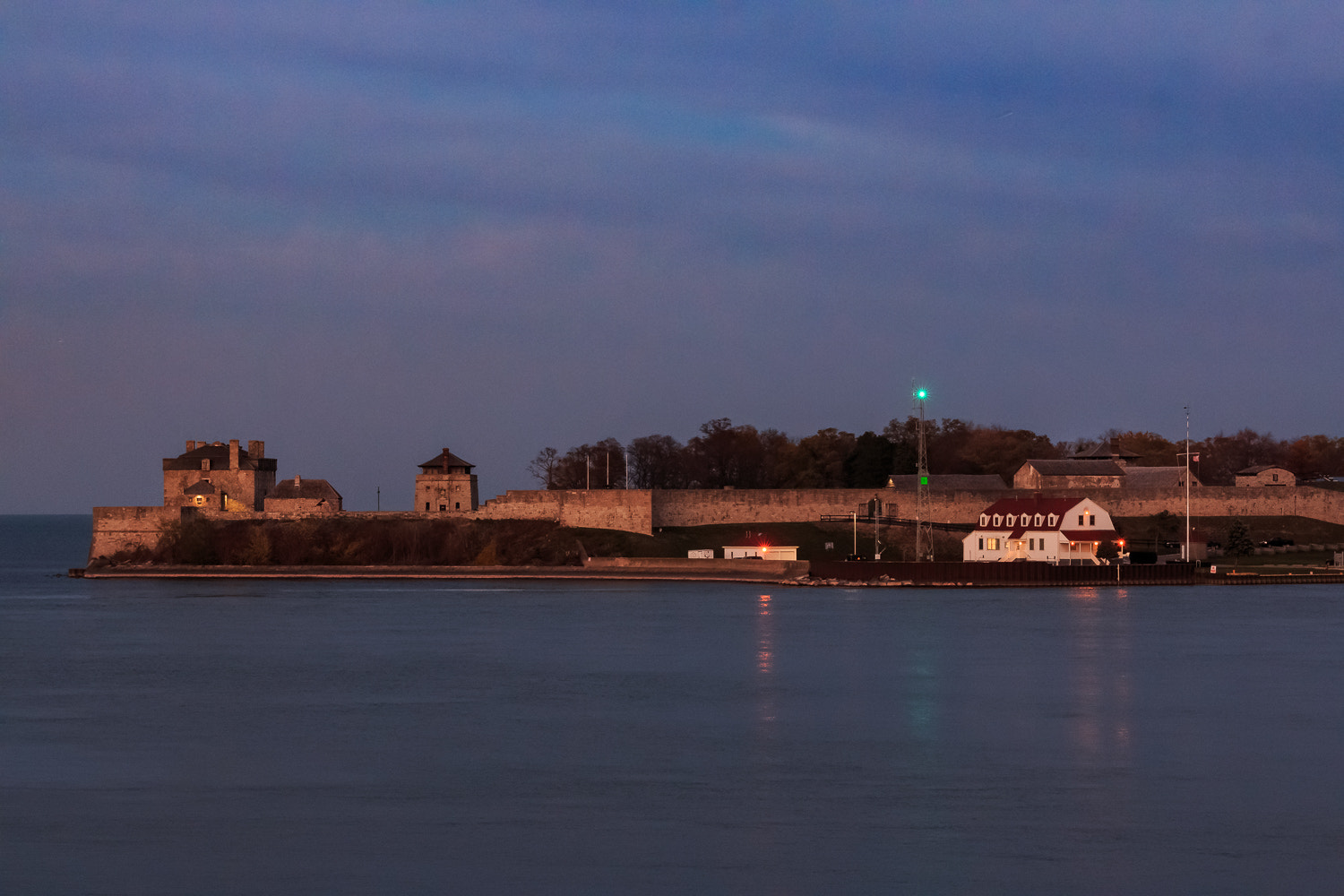 Canon EOS 70D + Sigma 70-200mm F2.8 EX DG OS HSM sample photo. Old fort niagara photography