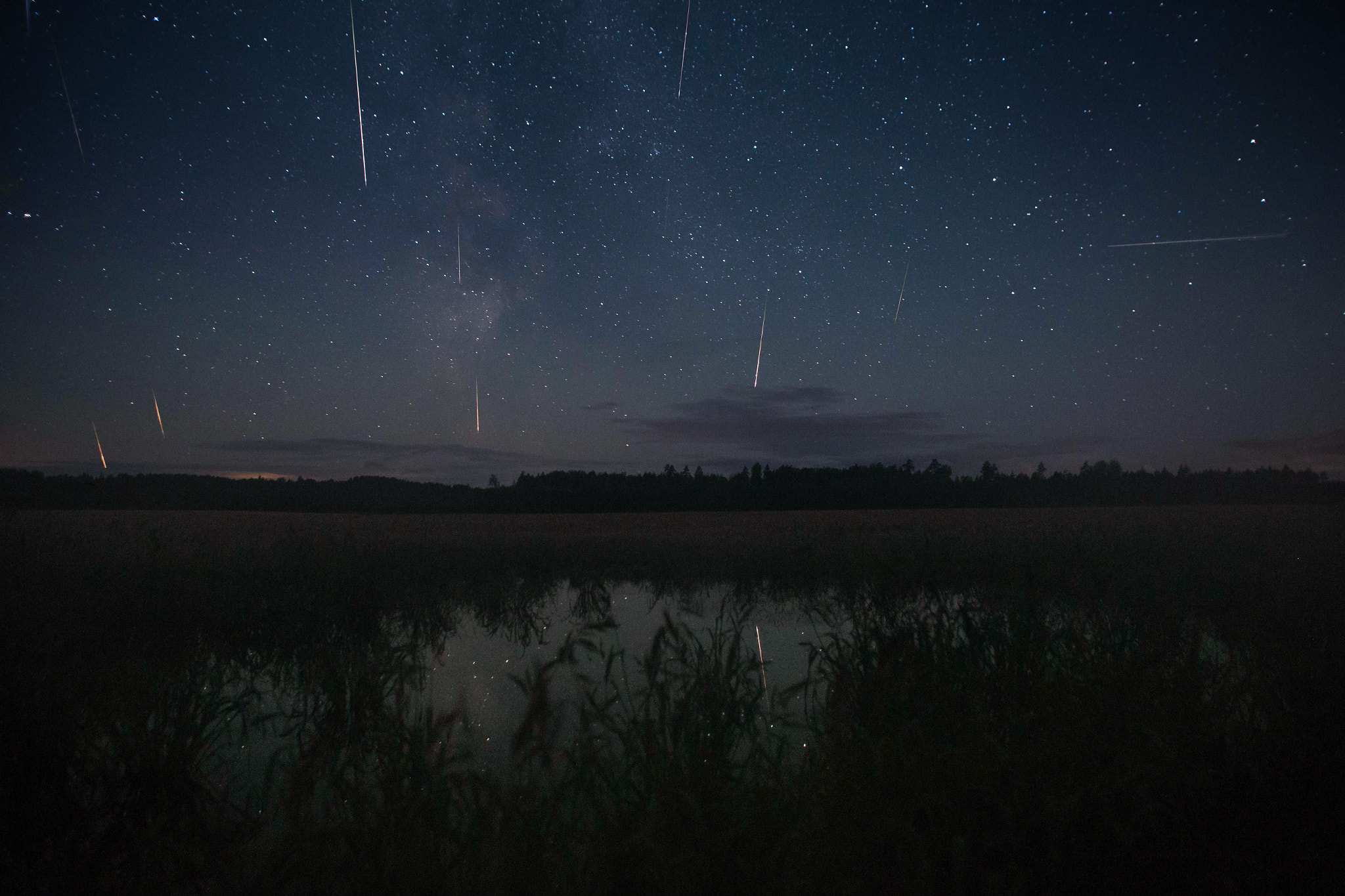 Canon EF 17-35mm f/2.8L + 1.4x sample photo. Perseid meteor shower photography