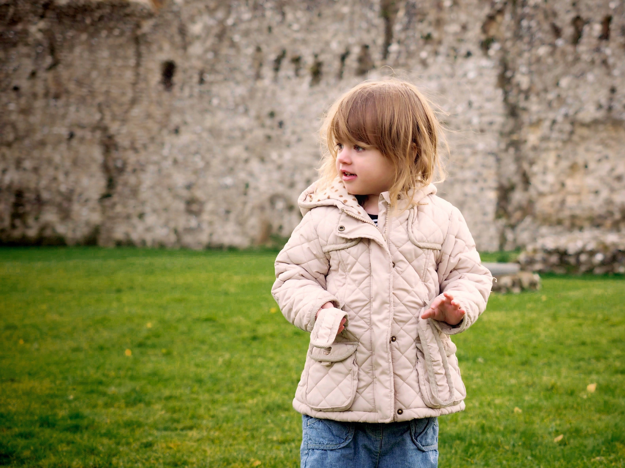 Olympus OM-D E-M1 sample photo. Imogen at eynsford castle photography