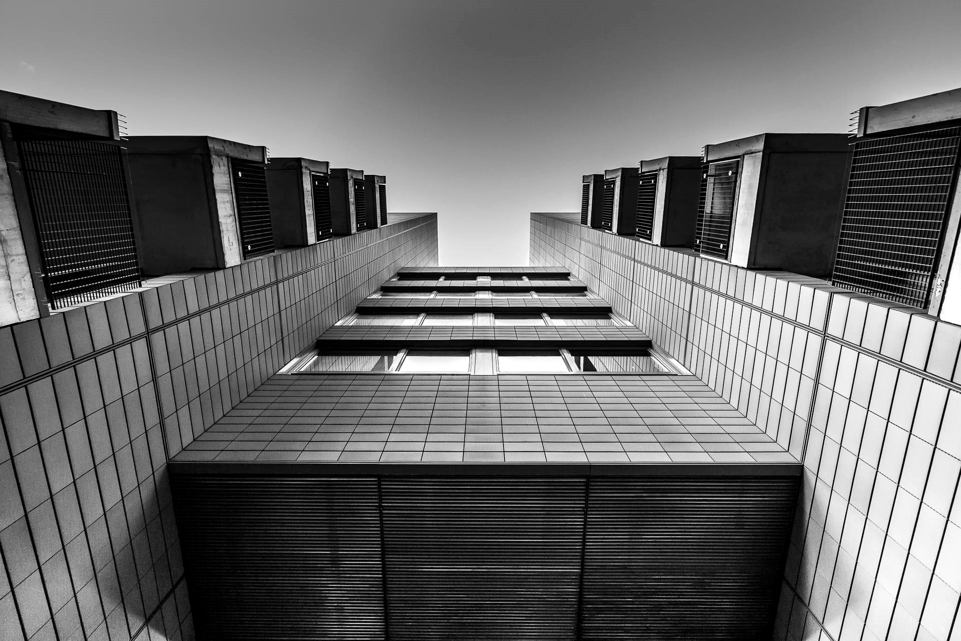 Canon EF-M 11-22mm F4-5.6 IS STM sample photo. Balkonies photography