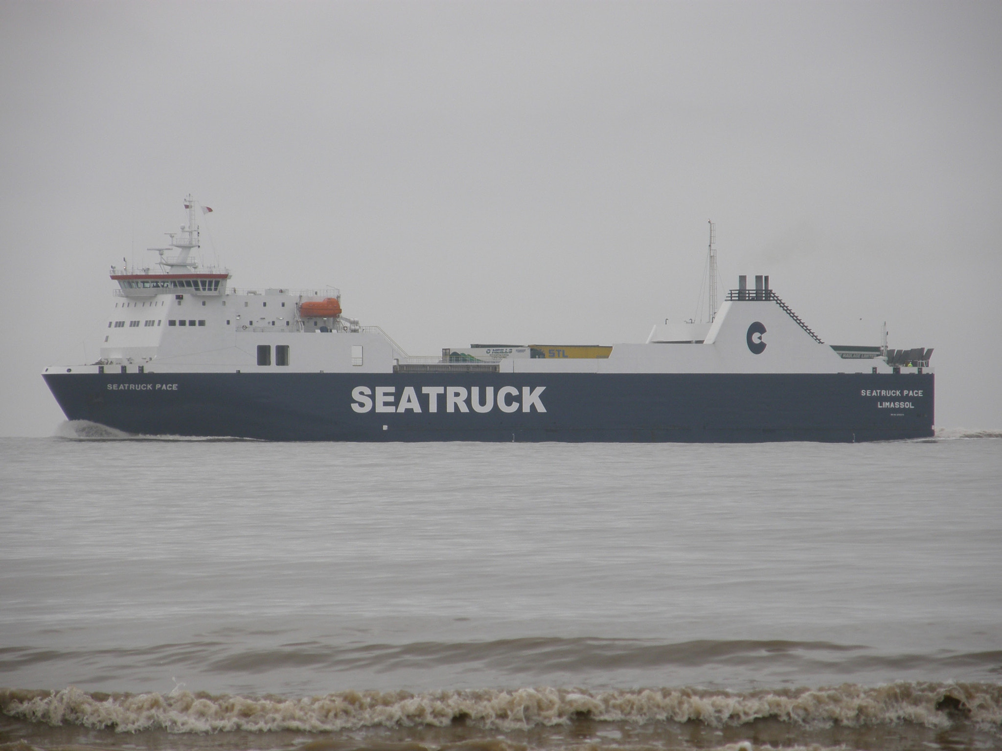 Olympus SP560UZ sample photo. Seatruck photography