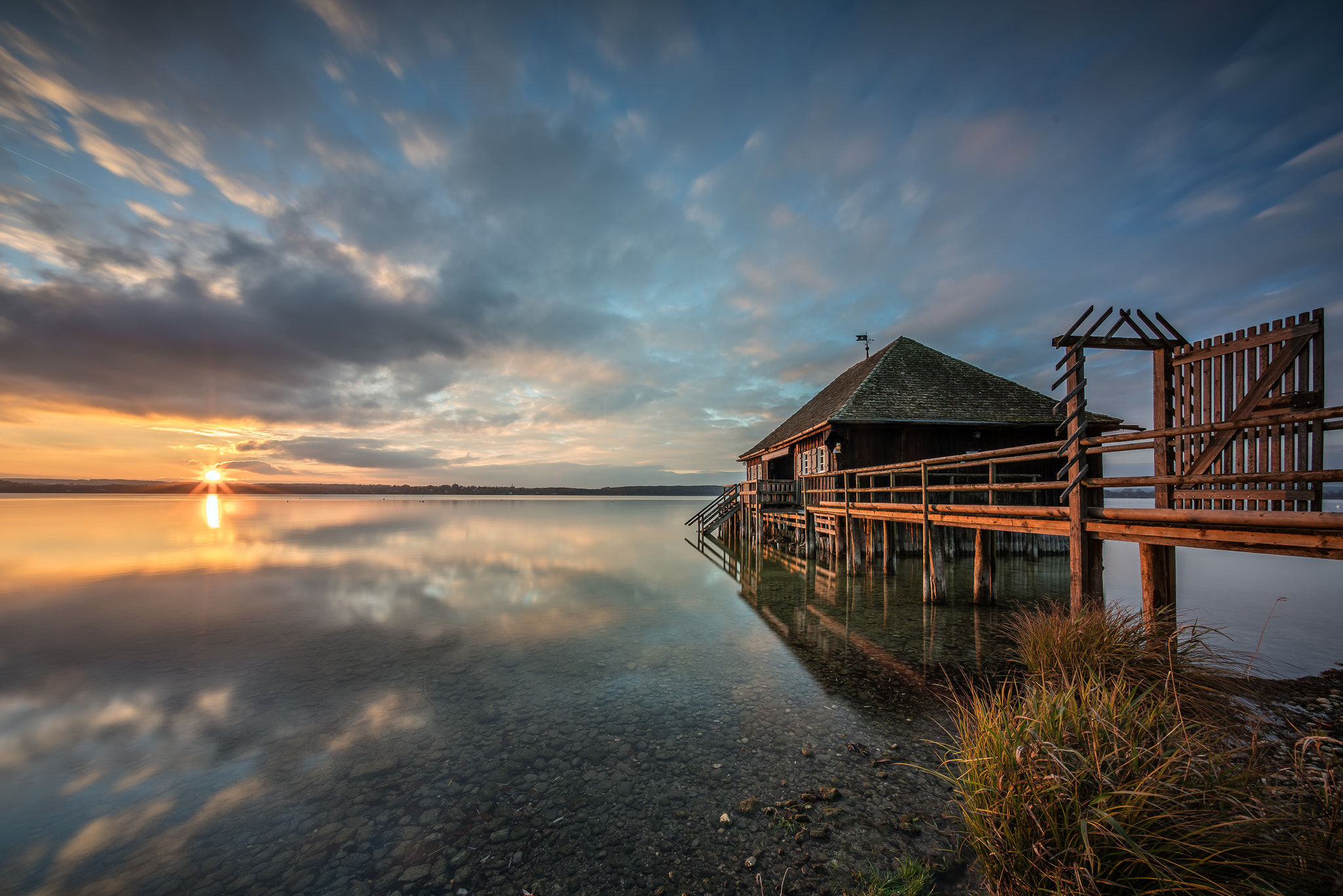 Sony a7R II + Voigtlander HELIAR-HYPER WIDE 10mm F5.6 sample photo. Another silent minute photography