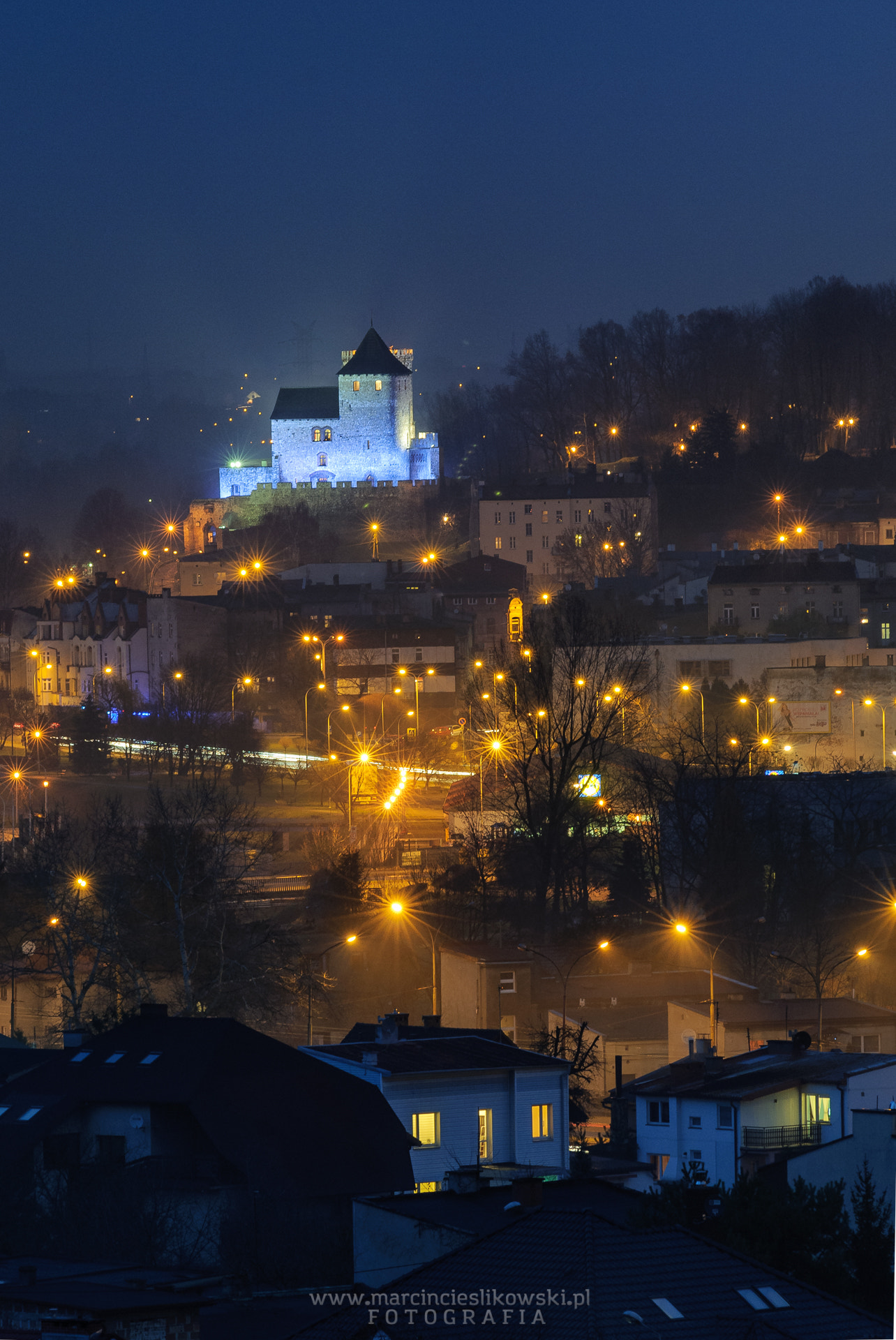 Nikon AF-Nikkor 80-200mm F2.8D ED sample photo. Castle in bedzin. photography