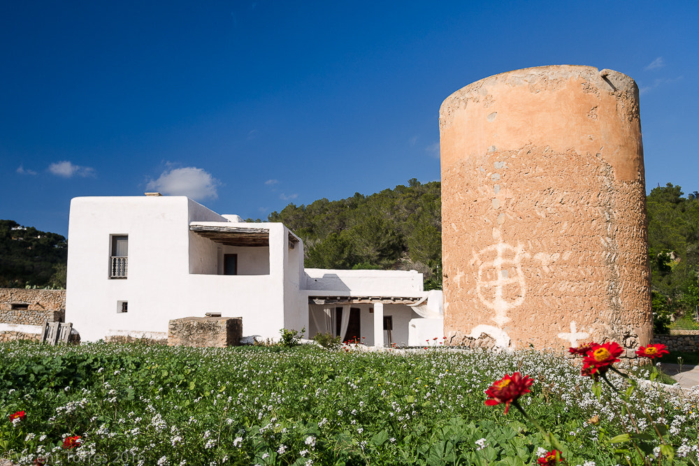 Sigma 17-35mm f/2.8-4 EX DG Aspherical HSM sample photo. Torre de cas orvais. photography