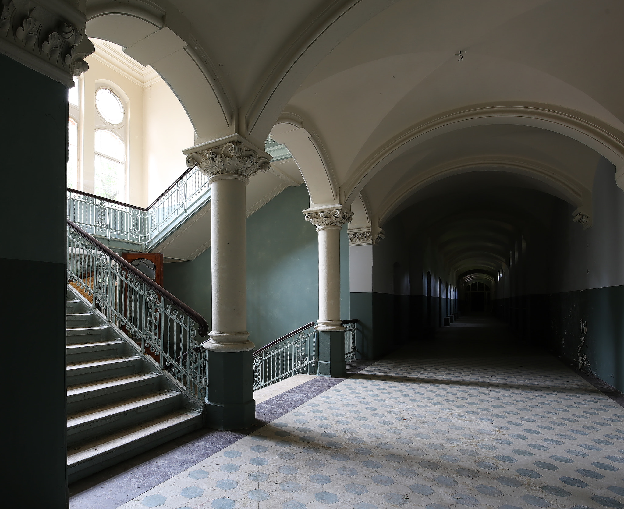 Canon EF 16-35mm F4L IS USM sample photo. Lost places beelitz photography