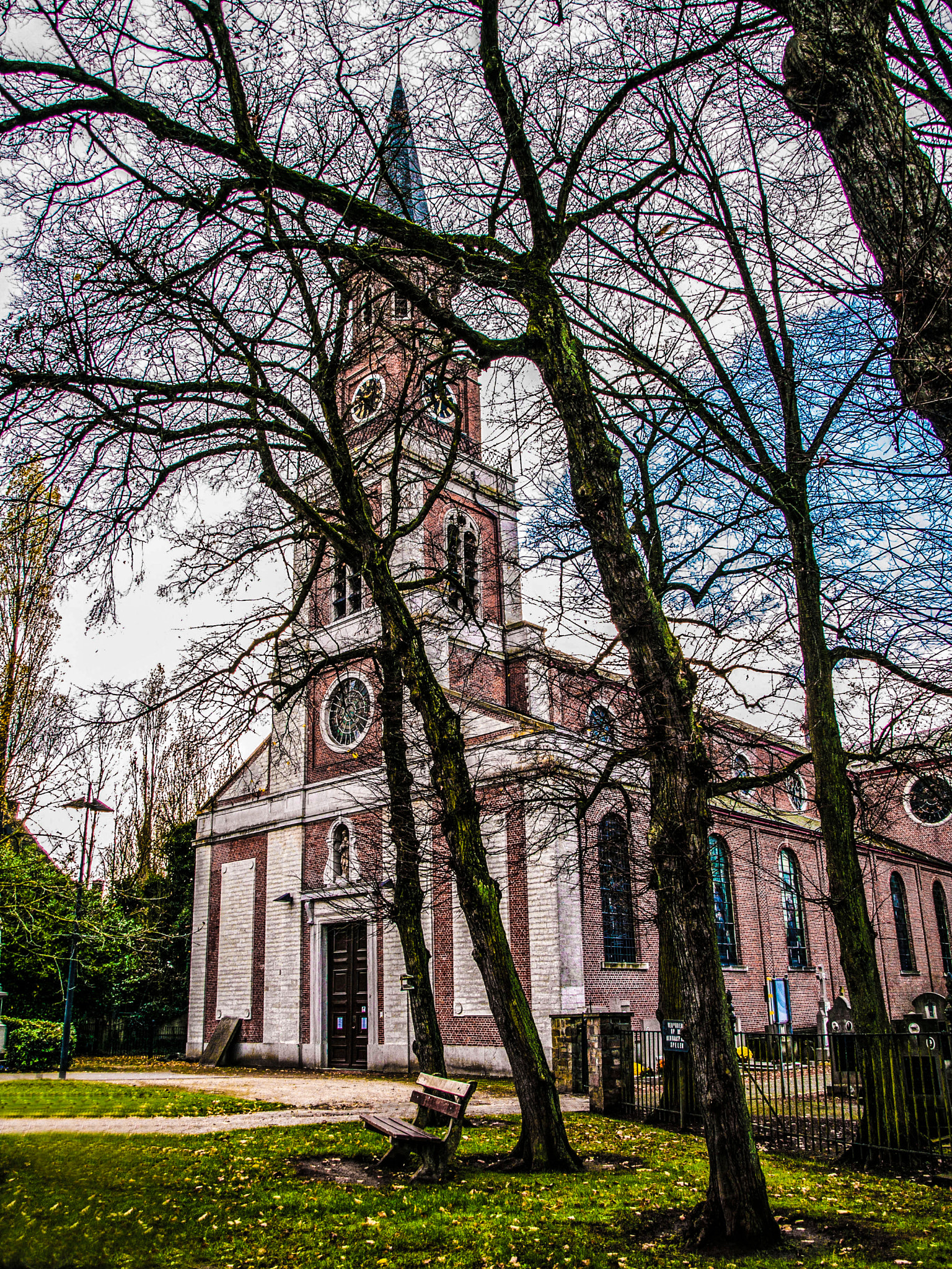 Olympus E-400 (EVOLT E-400) sample photo. Church in the city doel photography