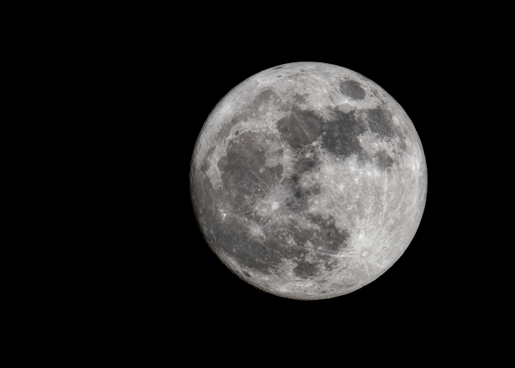 Nikon D500 + Nikon AF-S Nikkor 600mm F4G ED VR sample photo. Night before the supermoon photography